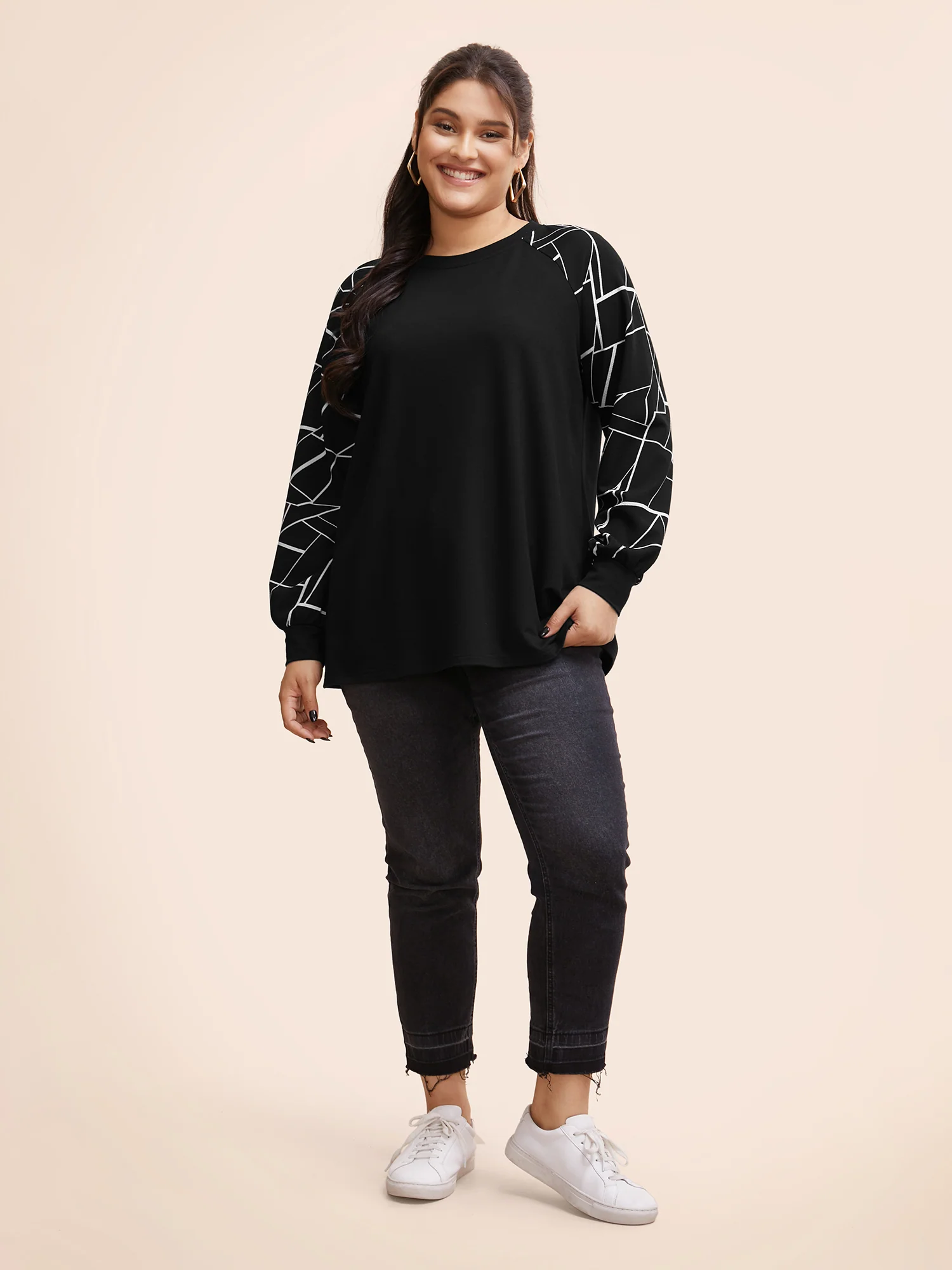 Geometric Round Neck Raglan Sleeve Sweatshirt - Image 2