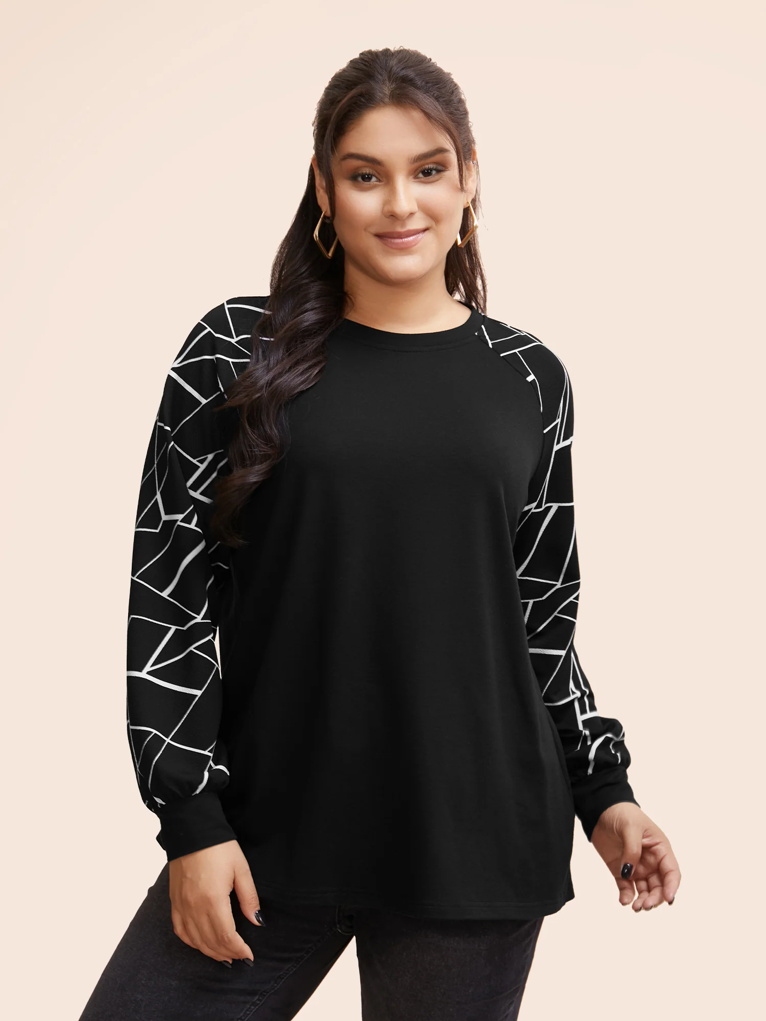 Geometric Round Neck Raglan Sleeve Sweatshirt - Image 3