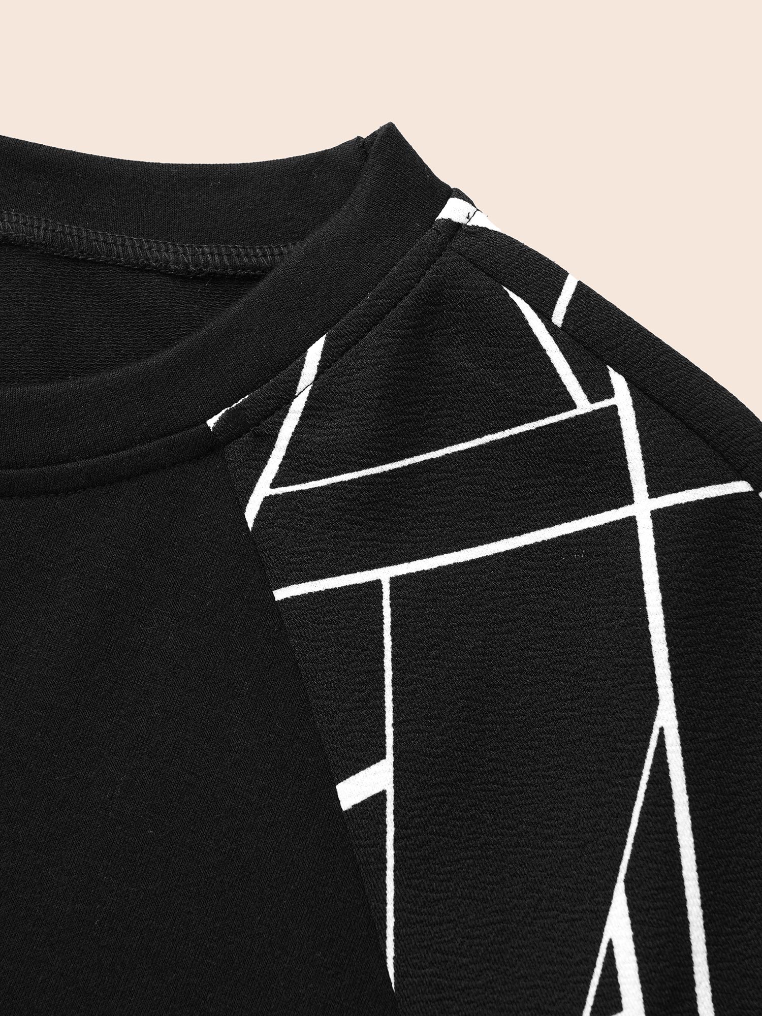 Geometric Round Neck Raglan Sleeve Sweatshirt - Image 7