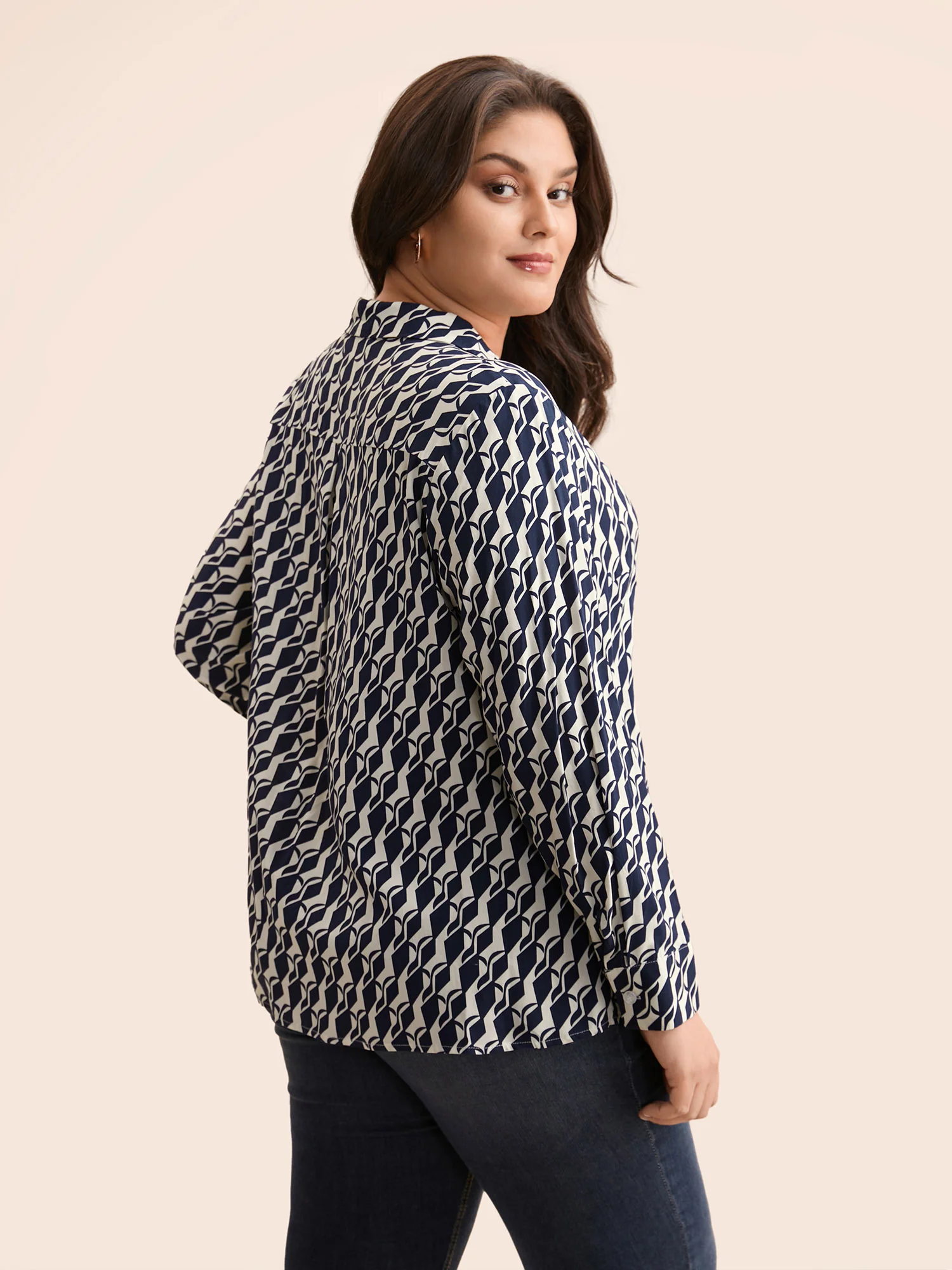 Geometric Shirt Collar Pleated Blouse - Image 5