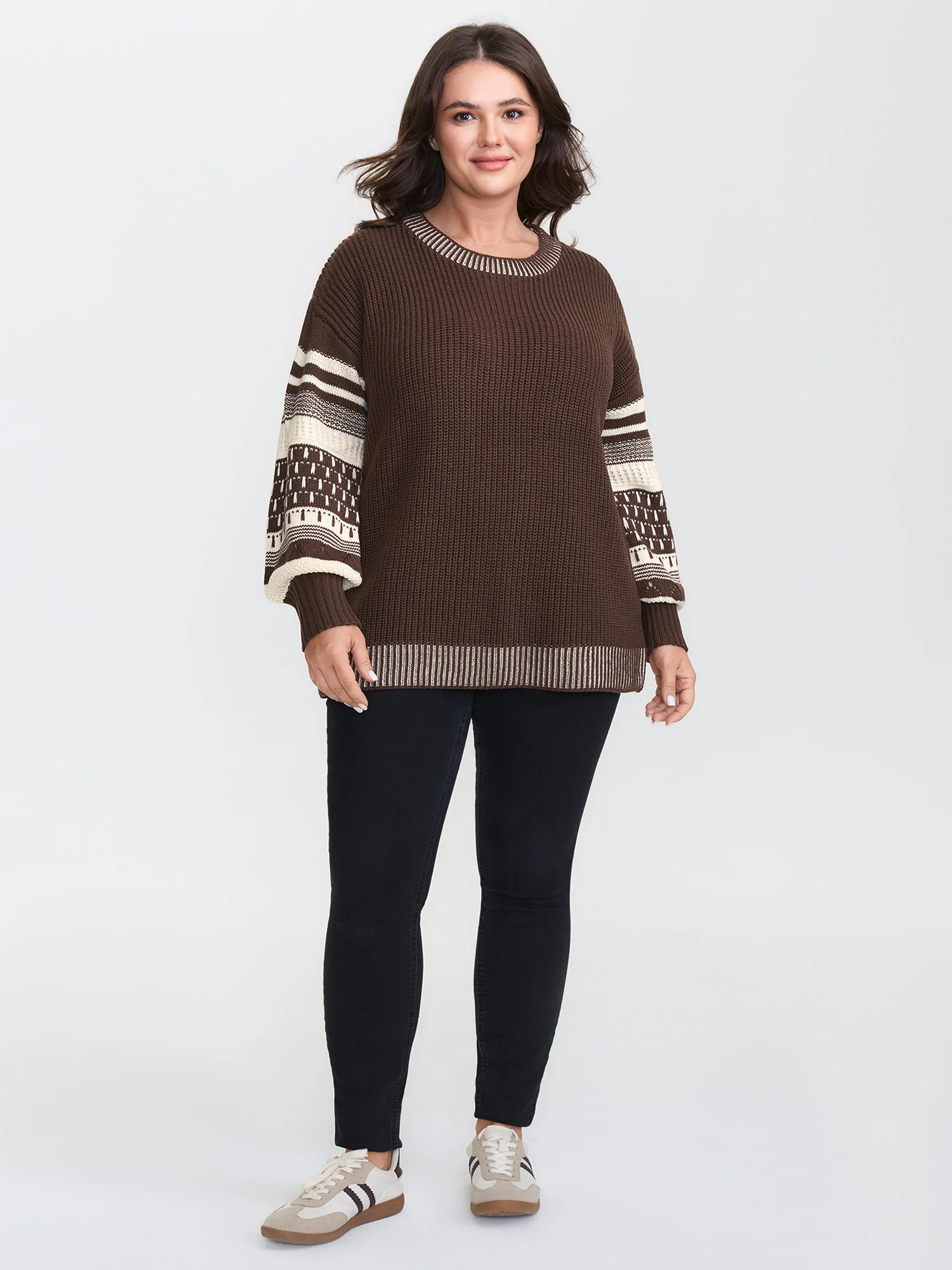 Geometric Stripe Sleeve Round Neck Pullover - Image 3