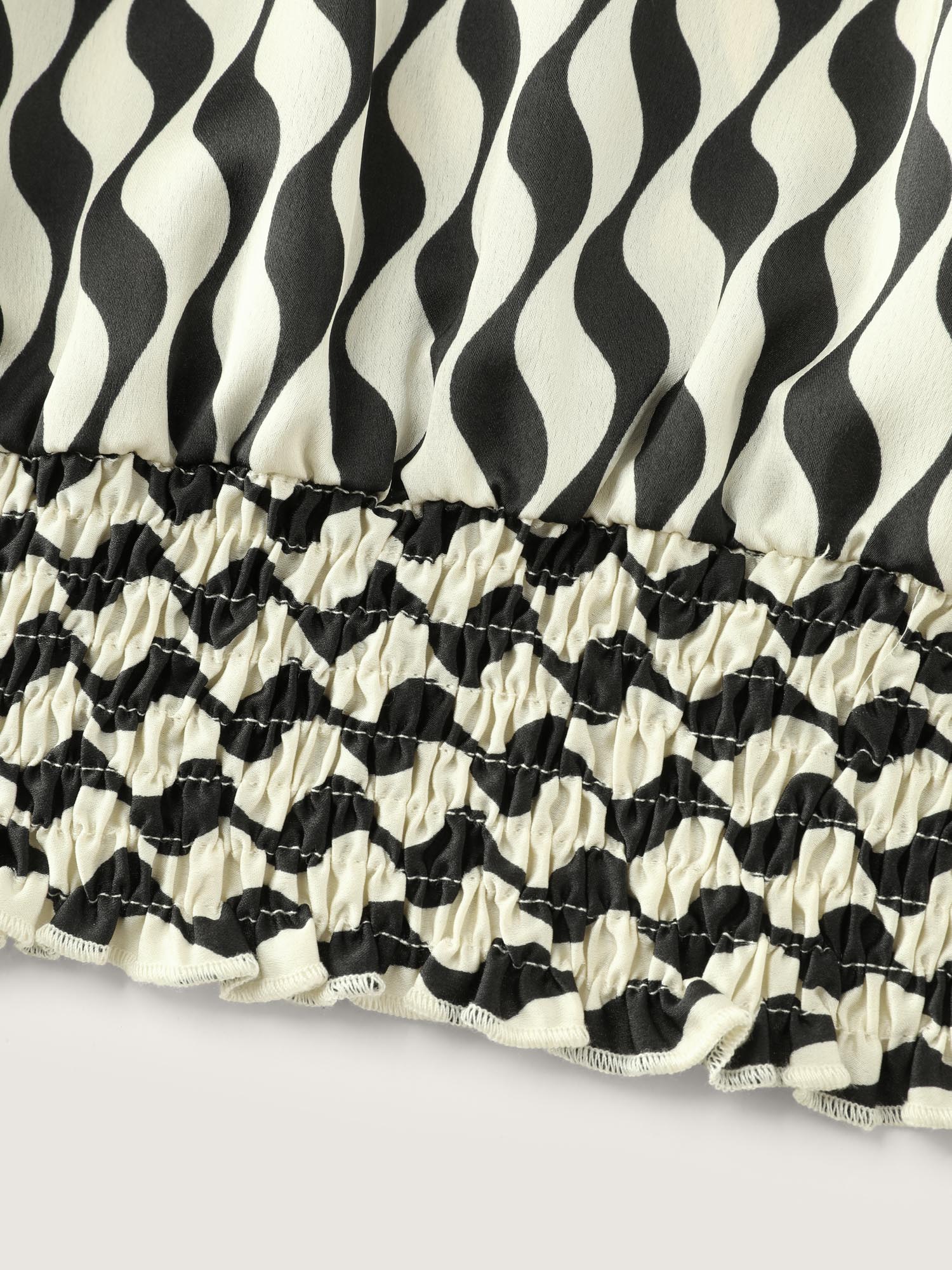 Geometric Stripes Stretchy Hem Blouse - Image 6