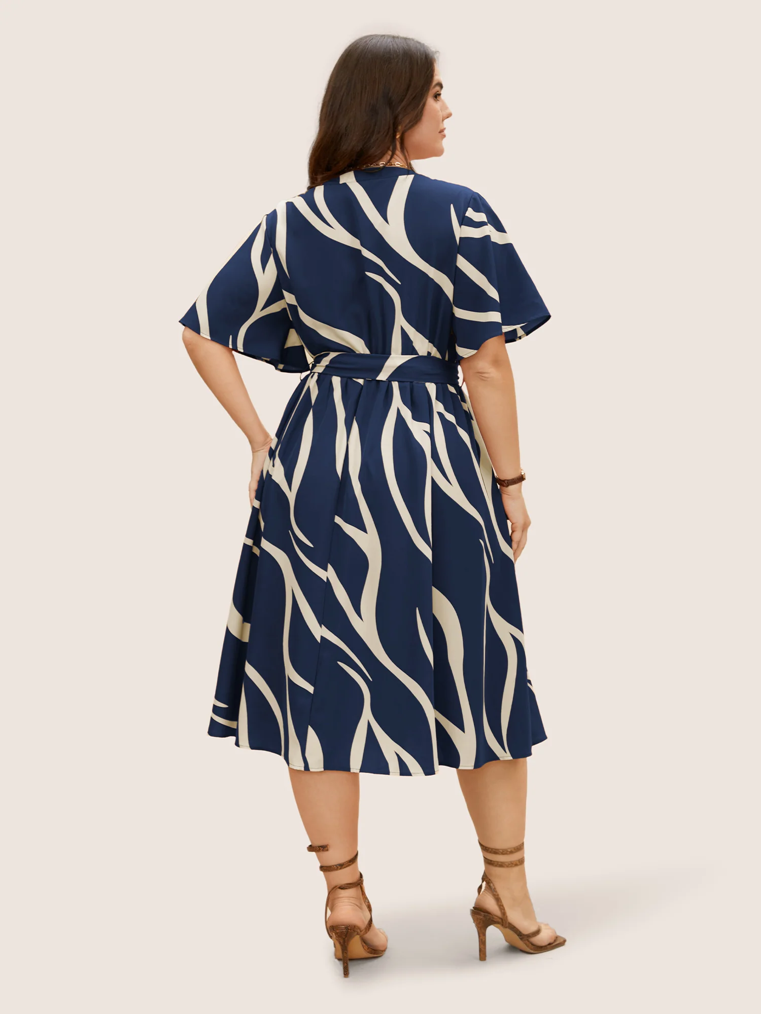 Geometric Surplice Neck Tie Knot Midi Dress - Image 5