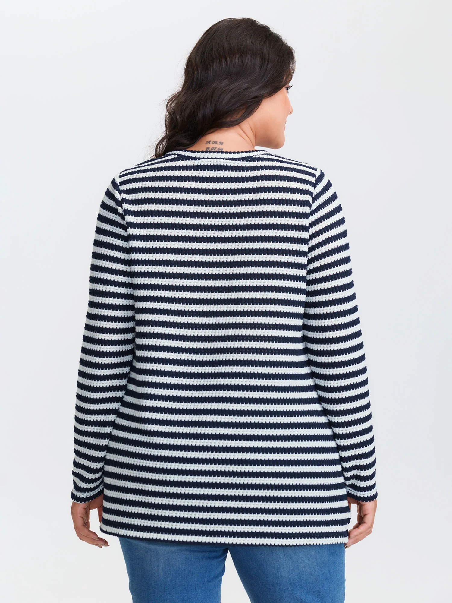 Geometric Texture Split Hem T-Shirt - Image 12