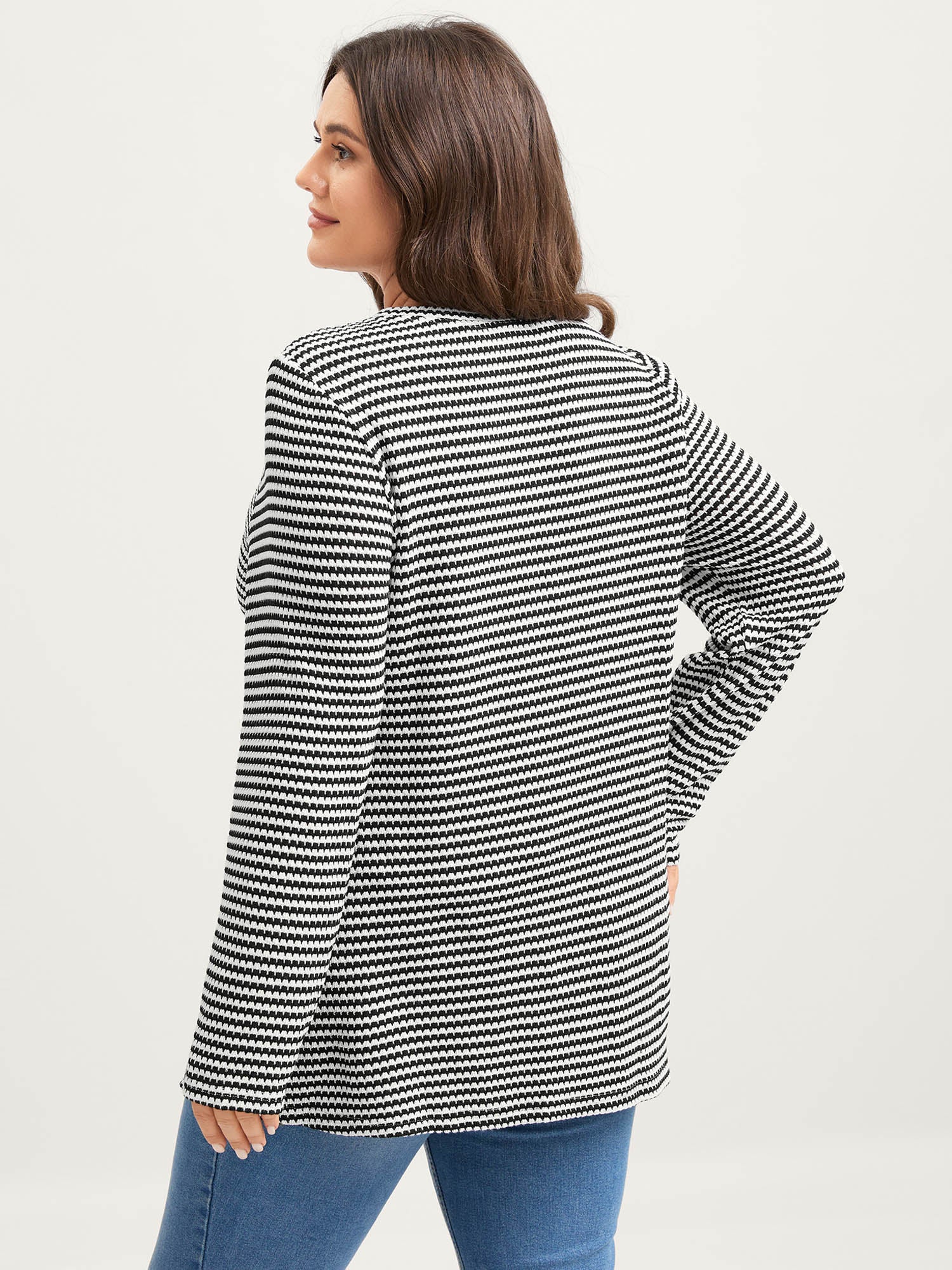 Geometric Texture Split Hem T-Shirt - Image 5