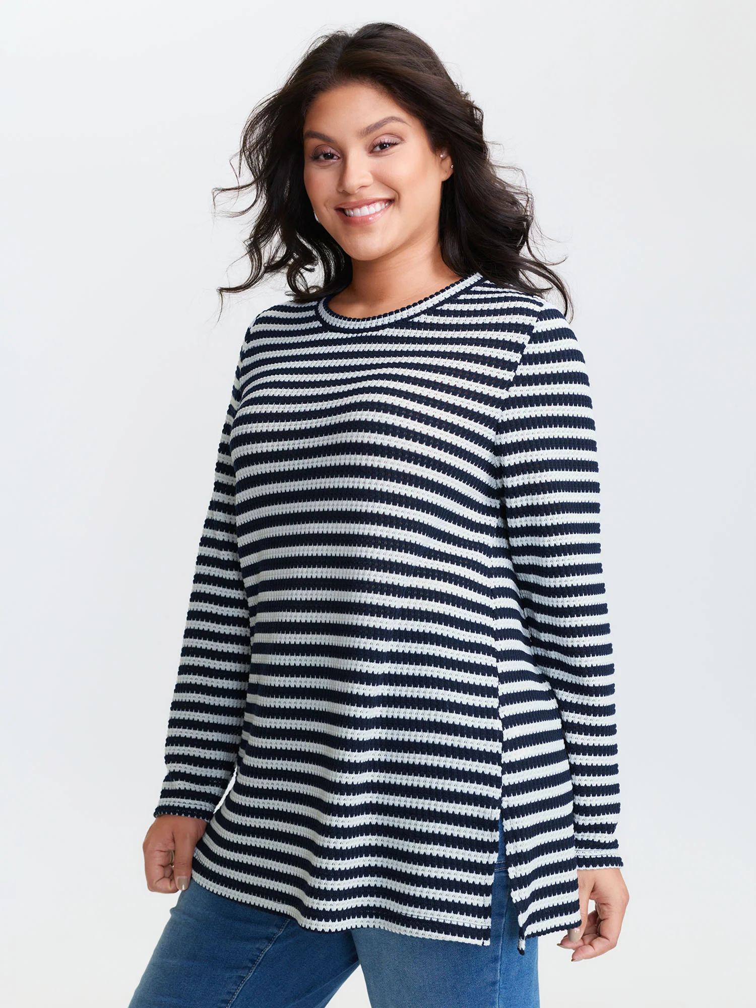Geometric Texture Split Hem T-Shirt - Image 9