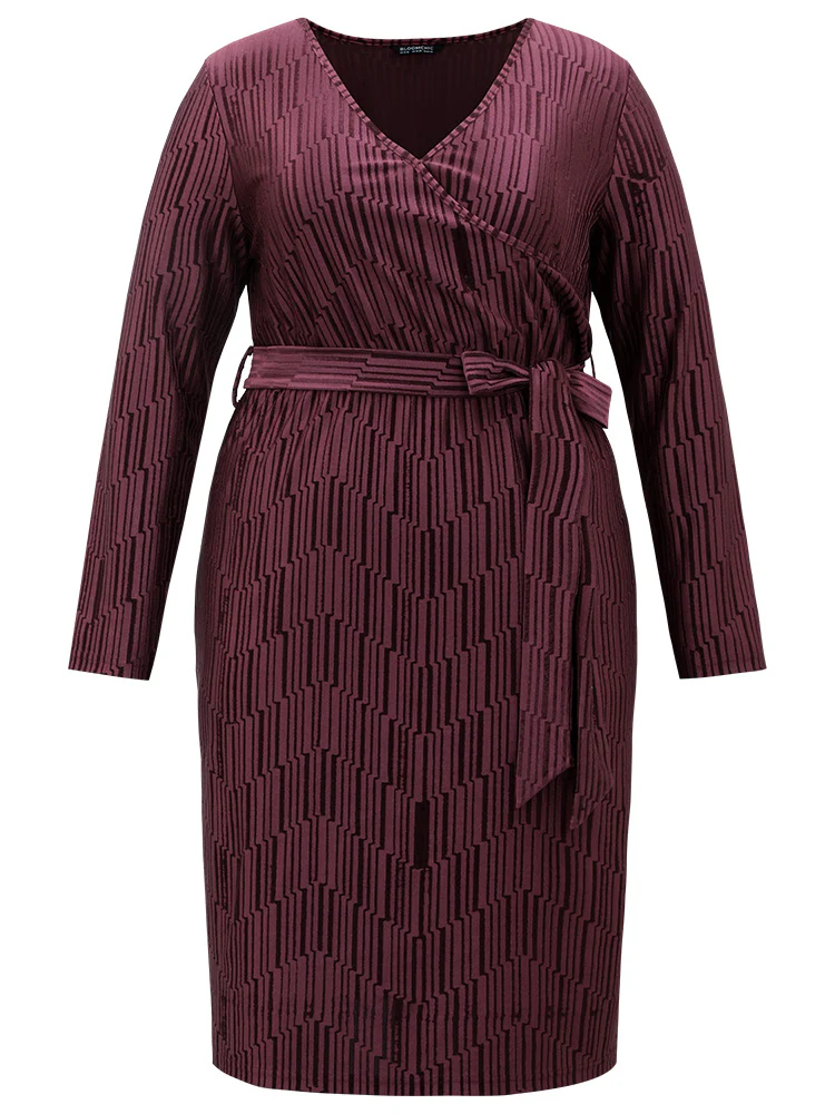 Geometric Velvet Belted Split Hem Dress - Image 10