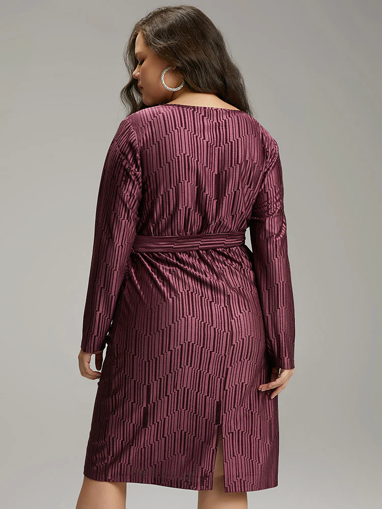 Geometric Velvet Belted Split Hem Dress - Image 6