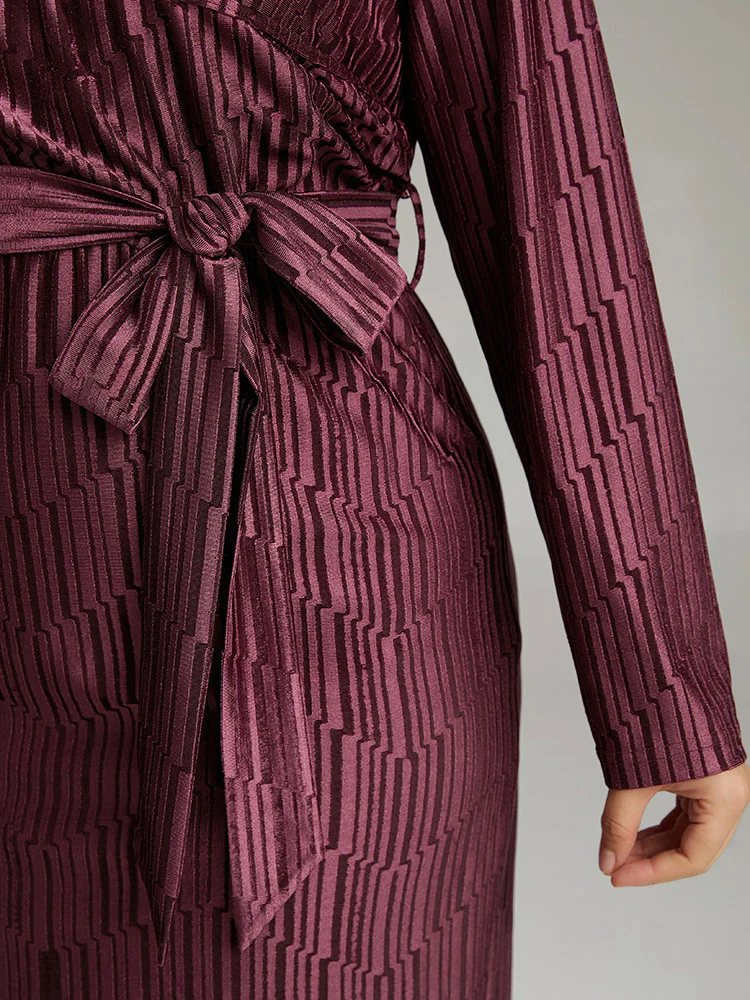 Geometric Velvet Belted Split Hem Dress - Image 8