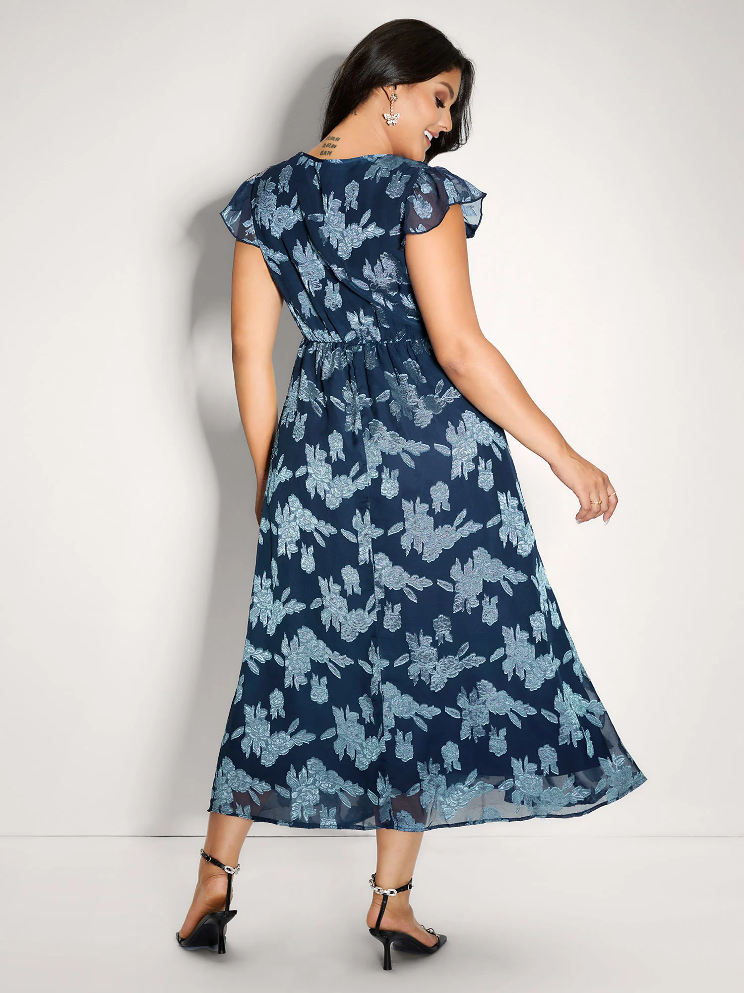 Geometrical Jacquard Textured Shirred Maxi Dress - Image 4