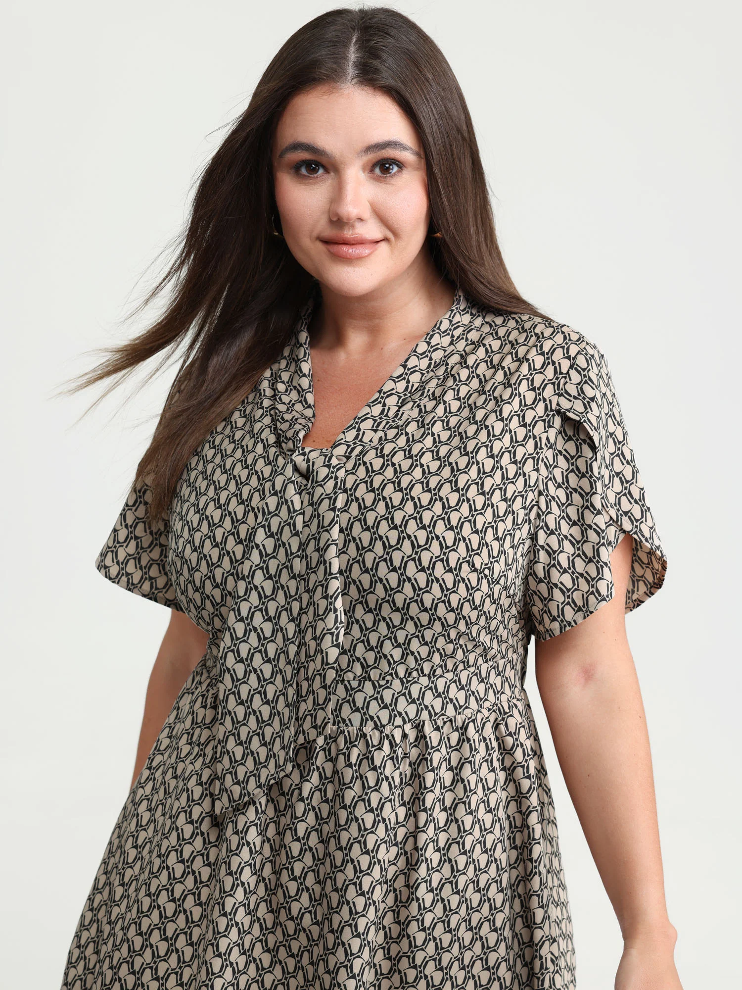 Geometrical Print Petal Sleeve Midi Dress - Image 2
