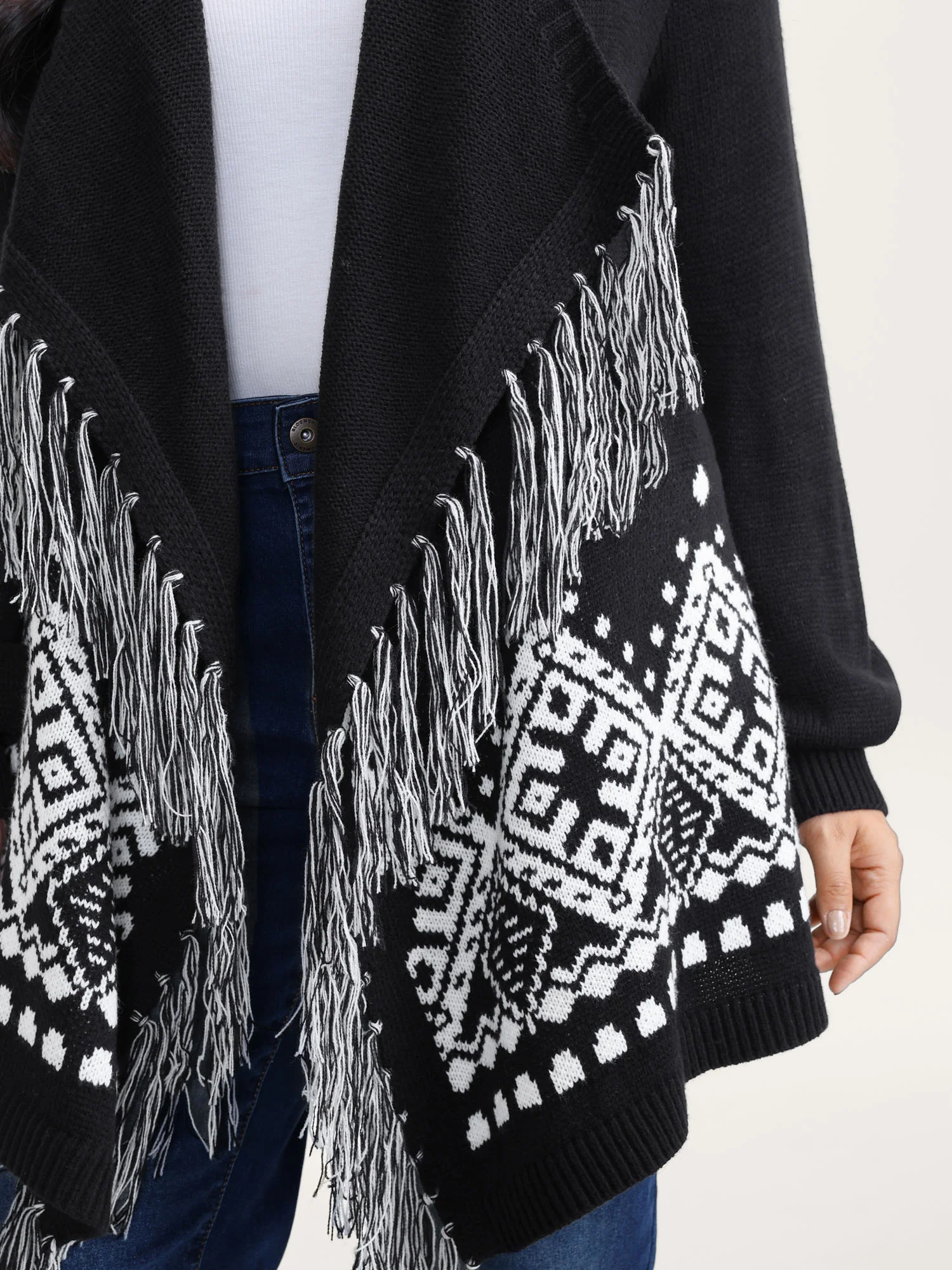 Geometrical Print Tassels Knit Cardigan - Image 2