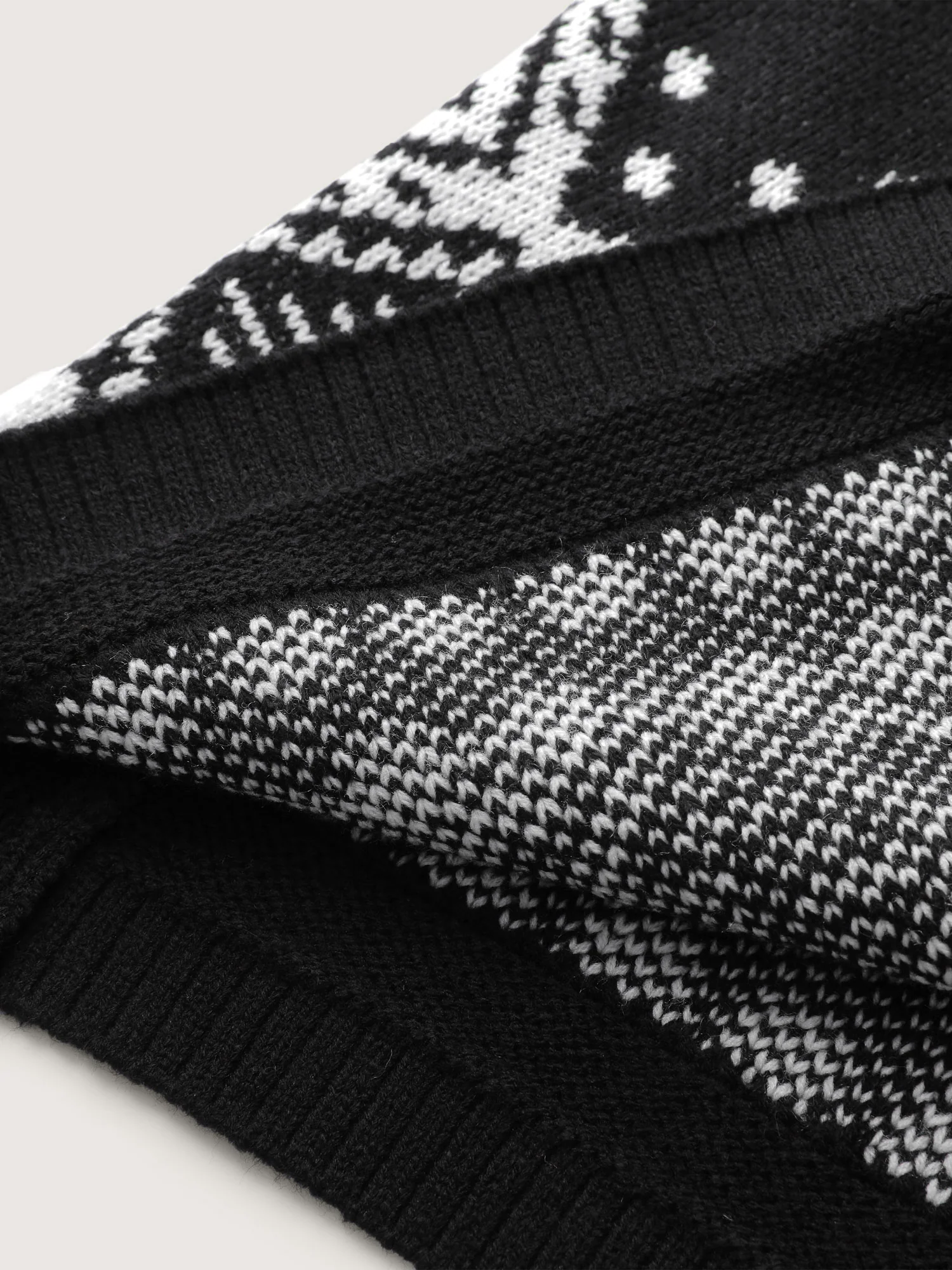 Geometrical Print Tassels Knit Cardigan - Image 5