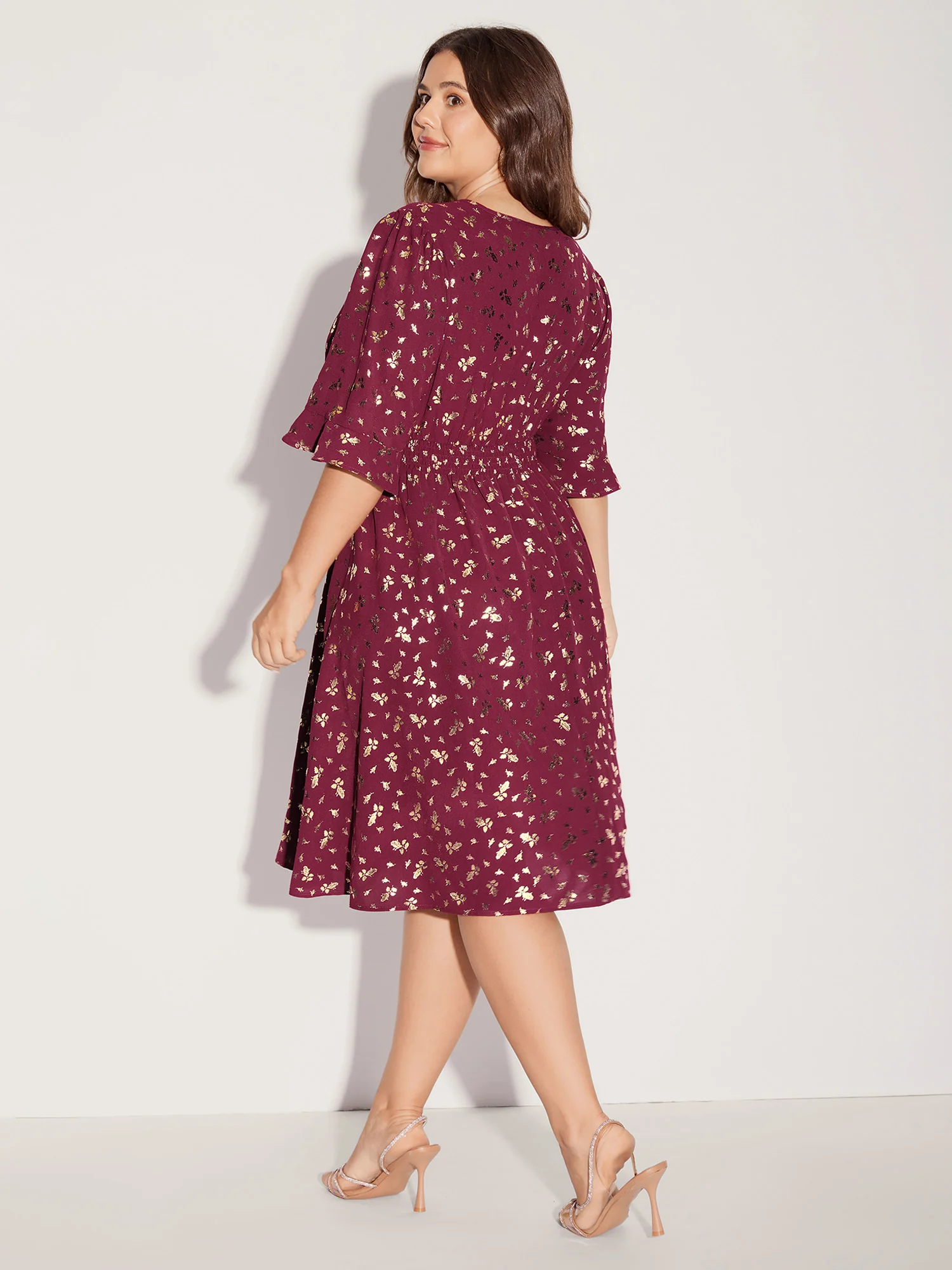 Gold-Foil Shimmery Shirred-Waist Midi Dress - Image 4