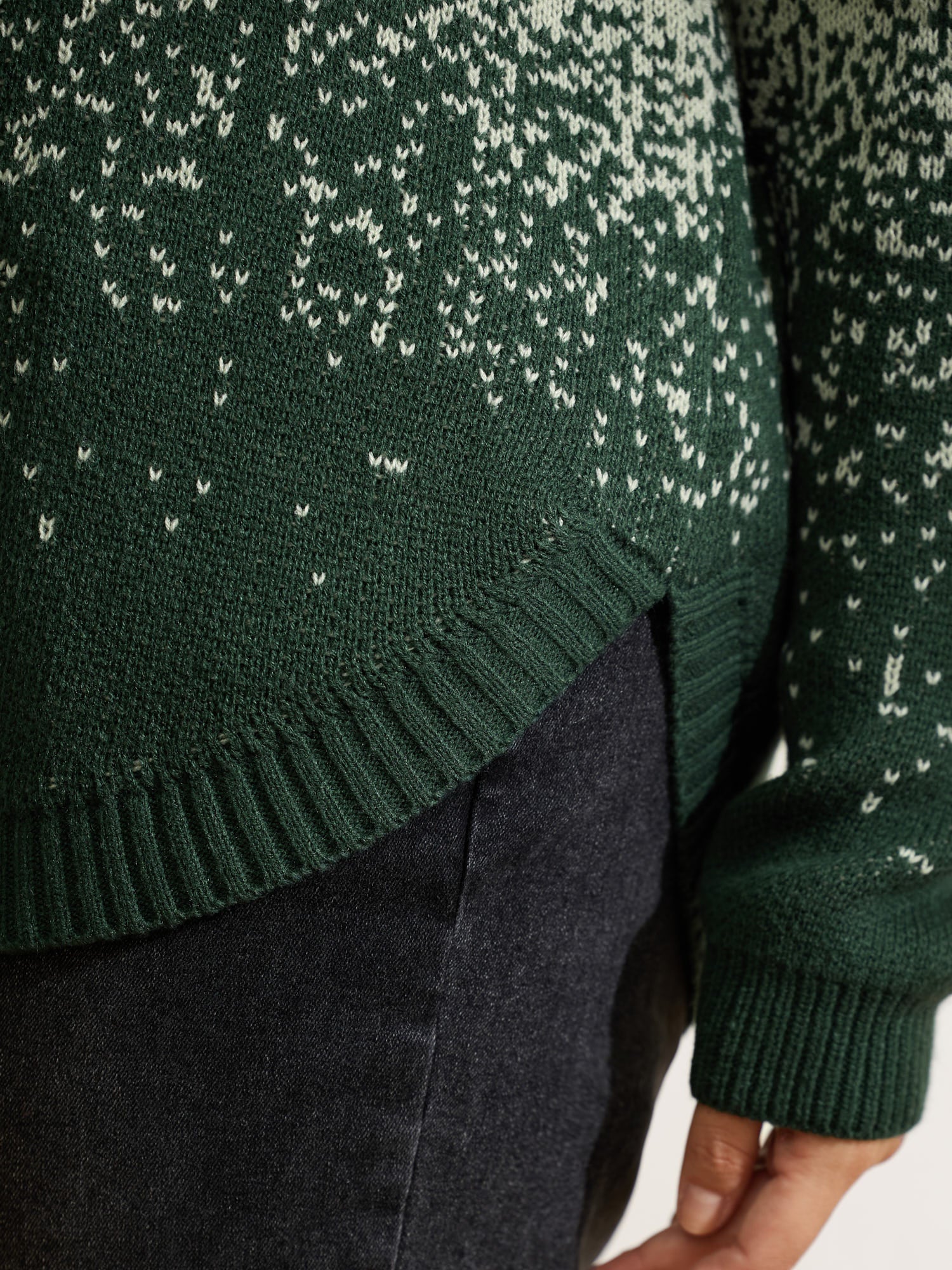 Gradient Color Sprinkle Curvy Hem Pullover - Image 2