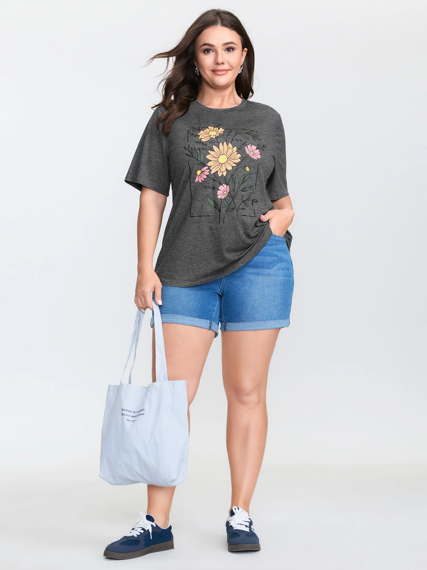 Graphic Floral Print Round Neck T-Shirt - Image 3