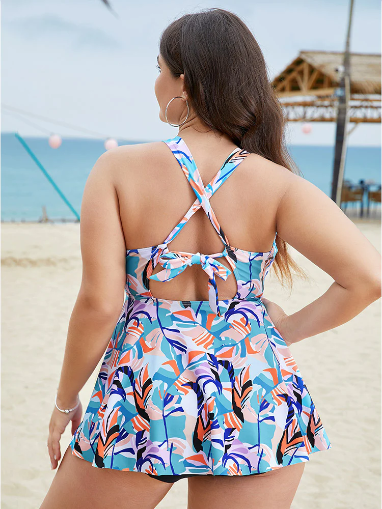 Graphic Print Halter Knot Back Ruffle Hem Tankini Top - Image 2