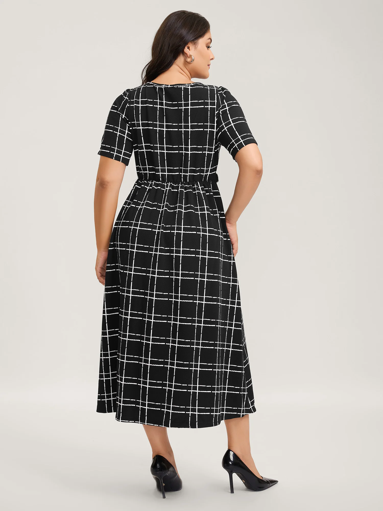 Grid Print Knit Belted Midi Dress - Image 4