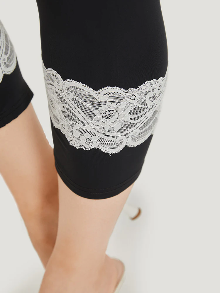 Guipure Lace Elastic Waist Cropped Leggings - Image 6