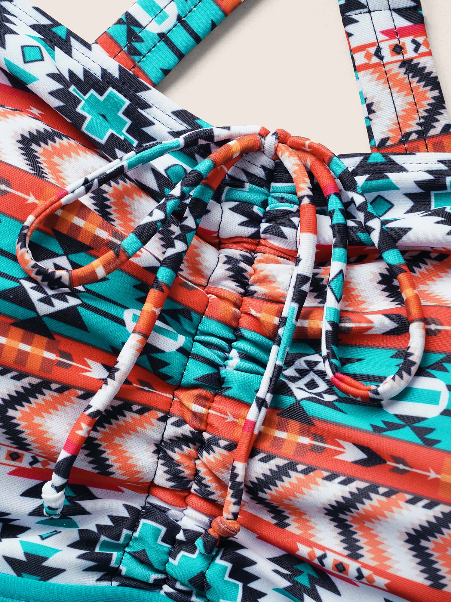 Heart Neckline Bandana Print Contrast One Piece Swimsuit - Image 5
