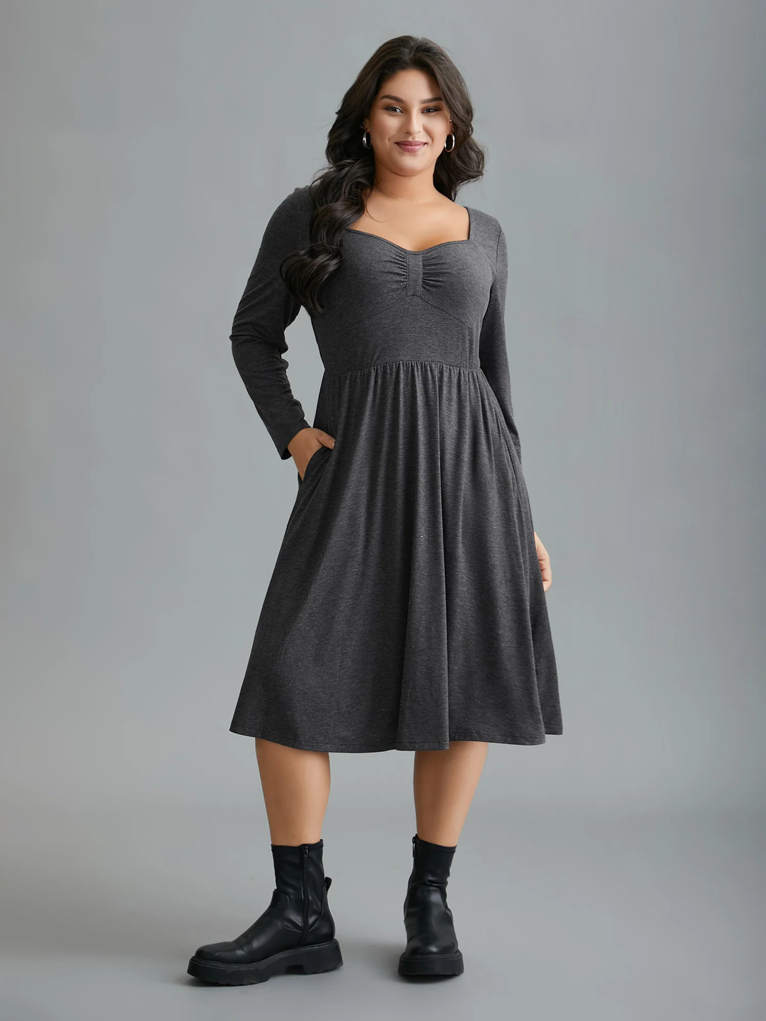 Heart Neckline Knit Gathered Midi Dress - Image 3