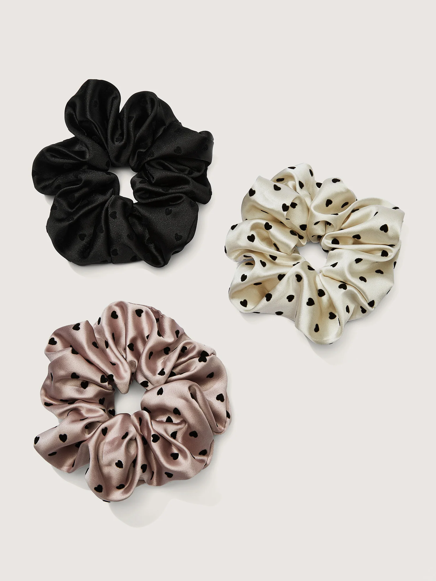 Heart Pattern Non-Hair Pull 3 Piece Scrunchie - Image 2