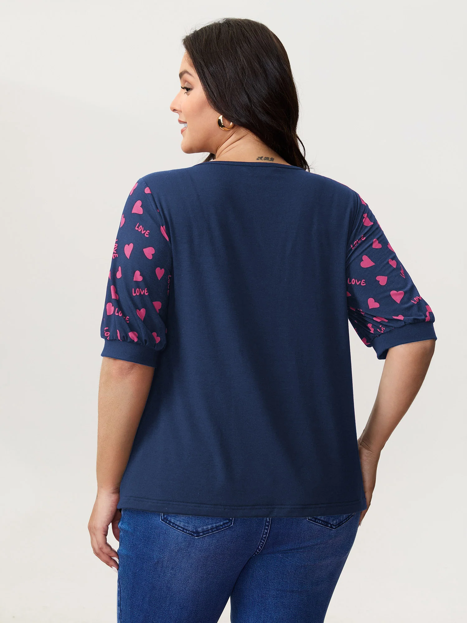 Heart Print Stretchy V-Neck T-Shirt - Image 10