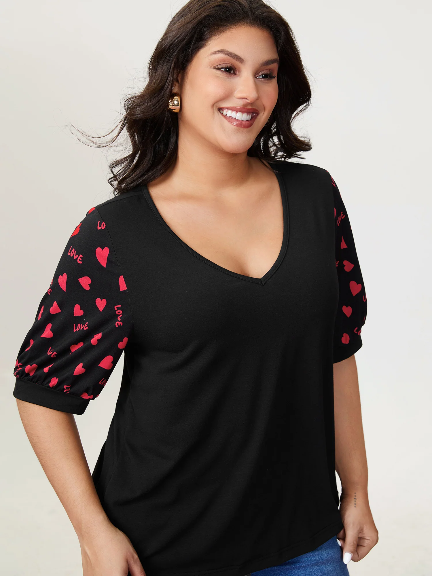 Heart Print Stretchy V-Neck T-Shirt - Image 3