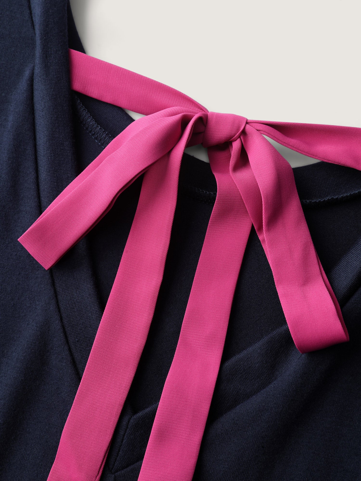 Heart Rhinestone Print Bowknot T-Shirt - Image 6