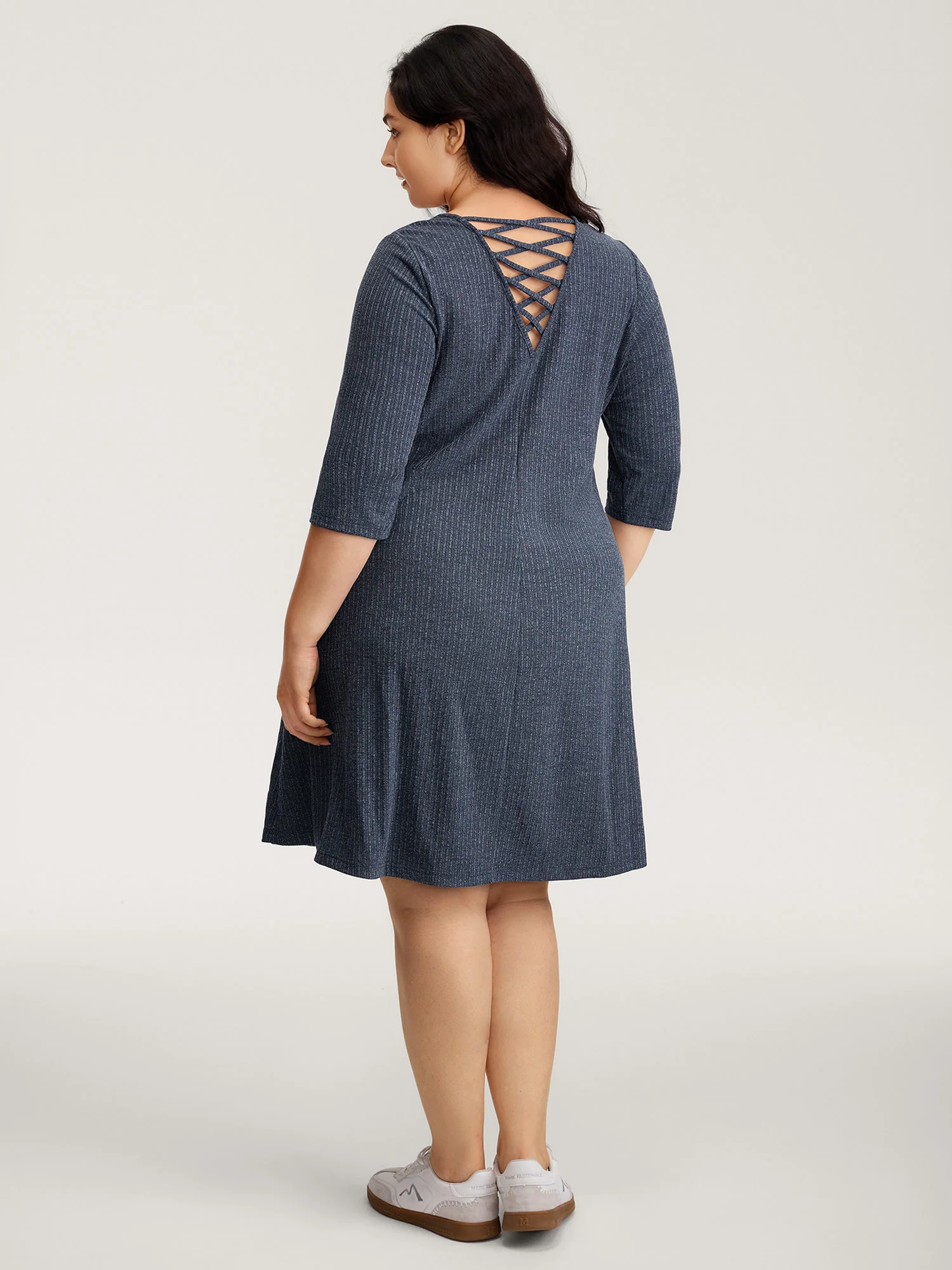 Heather Back Cut-Out Solid Midi Dress - Image 4
