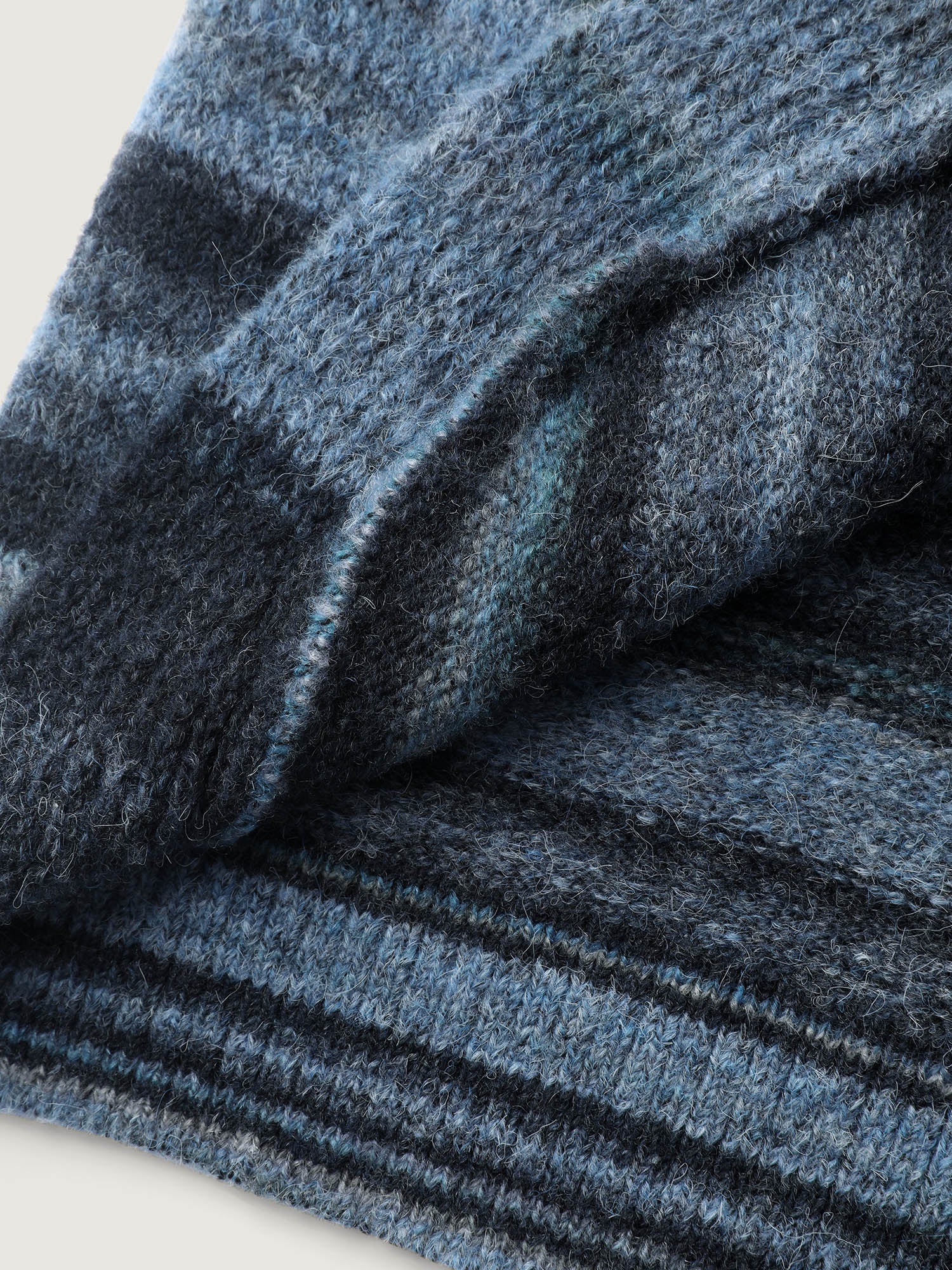 Wool Blend Curvy Hem Knit Cardigan - Image 8
