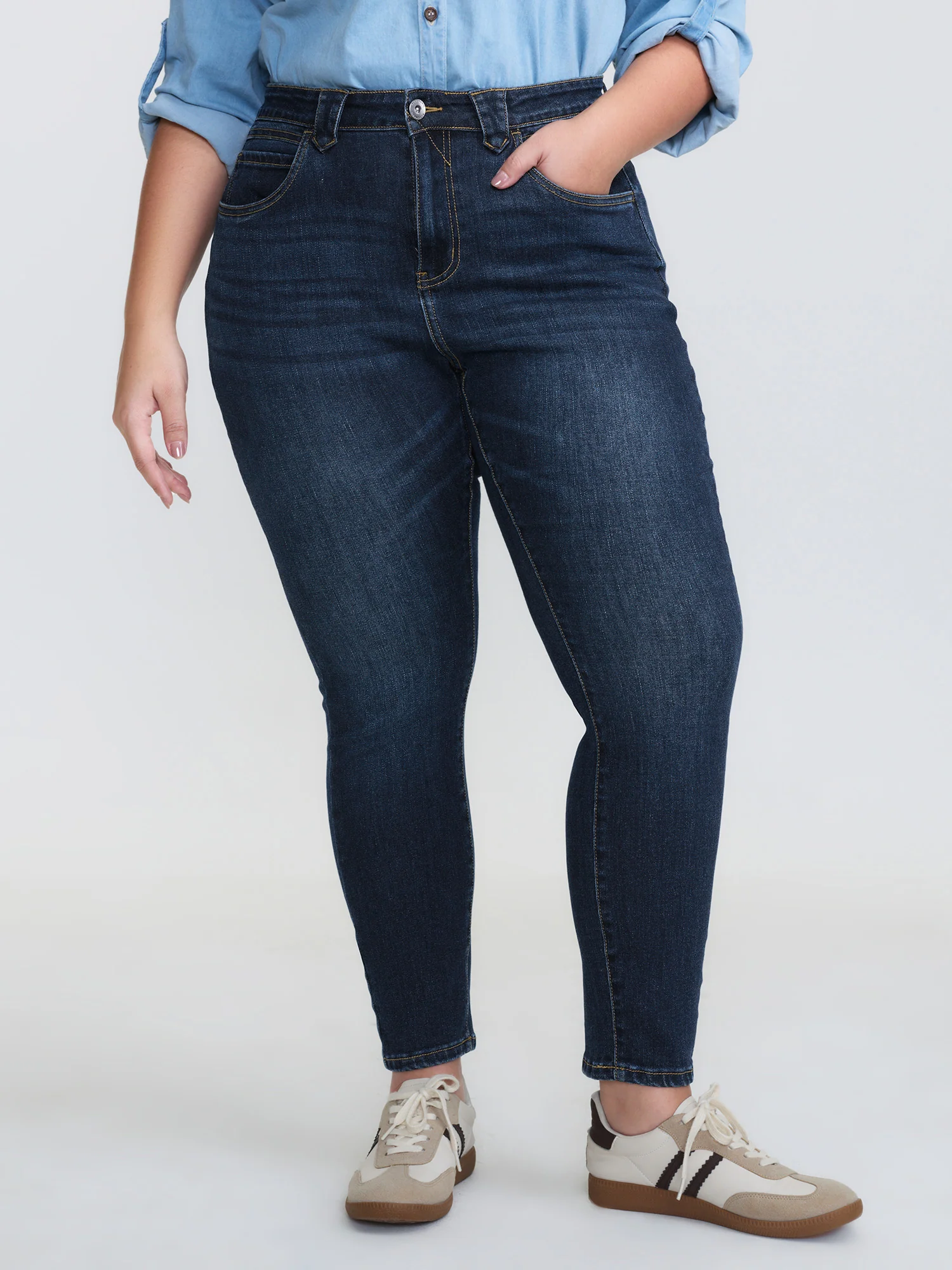 Supersoft Mid-Rise Everyday Bootcut Jeans - Image 2