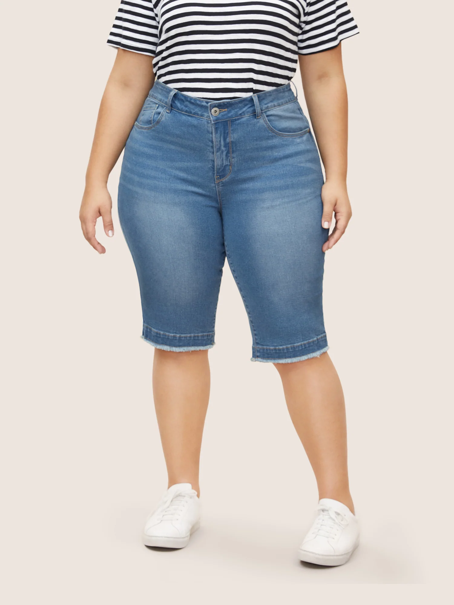 High Rise Frayed Hem Light Wash Jeans