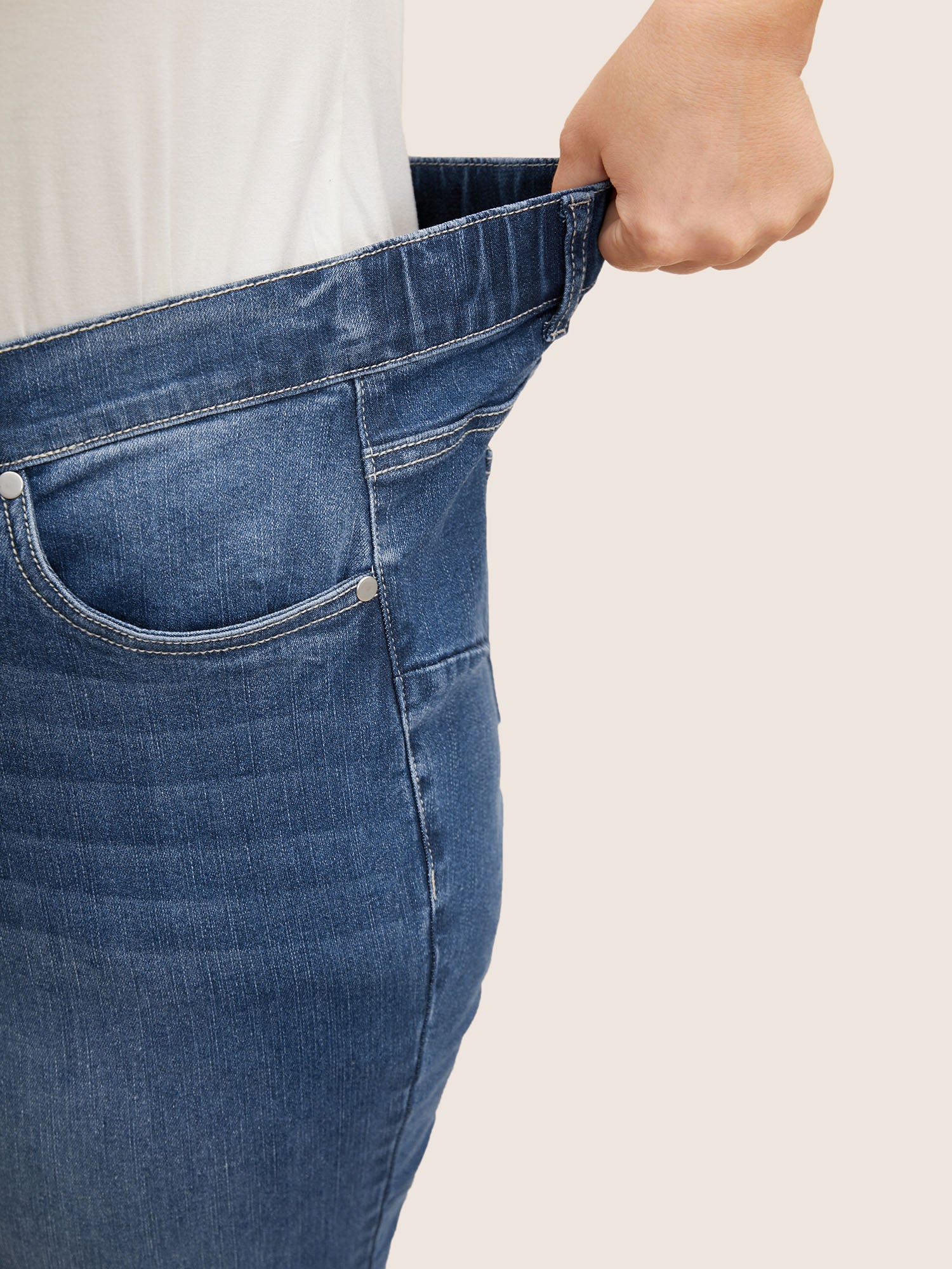 High Stretch Slanted Pocket Slim Cropped Jeans - Image 5