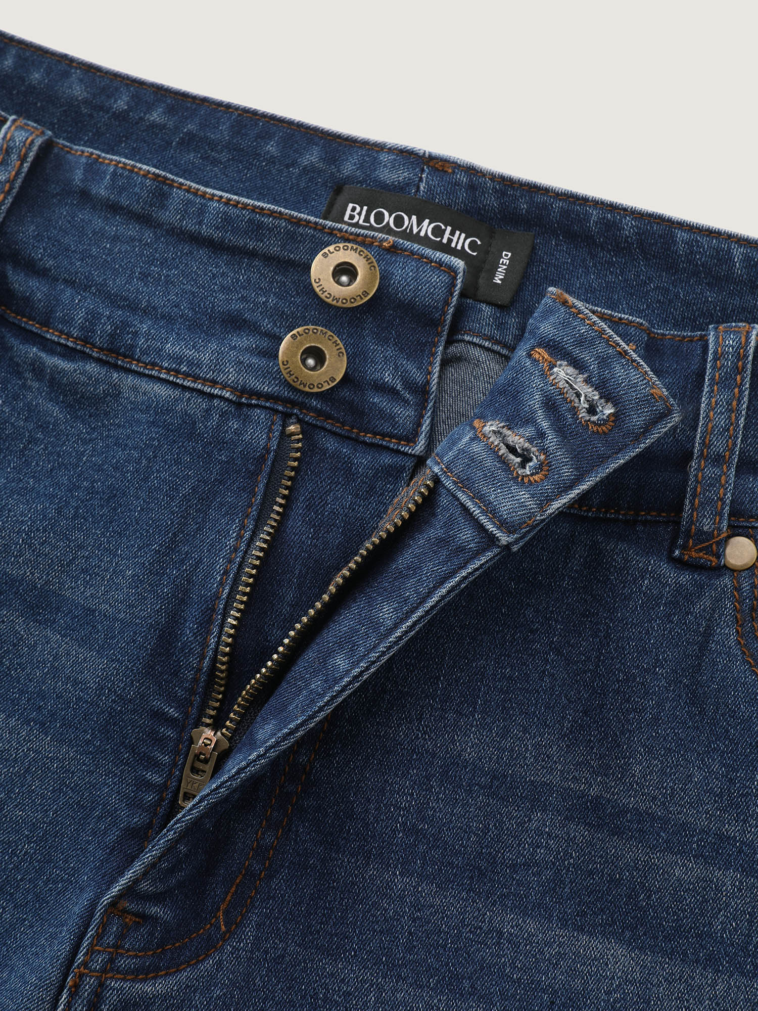 High Waisted Wash Double Buttons Jeans - Image 8