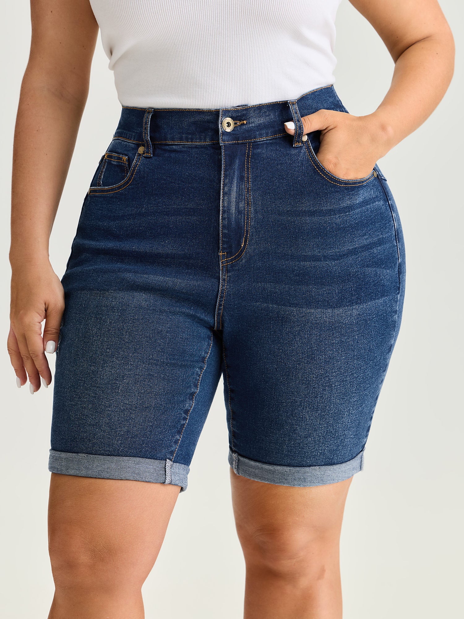 Hip Lifting No Gap Waist Skinny-Fit Denim Shorts - Image 2