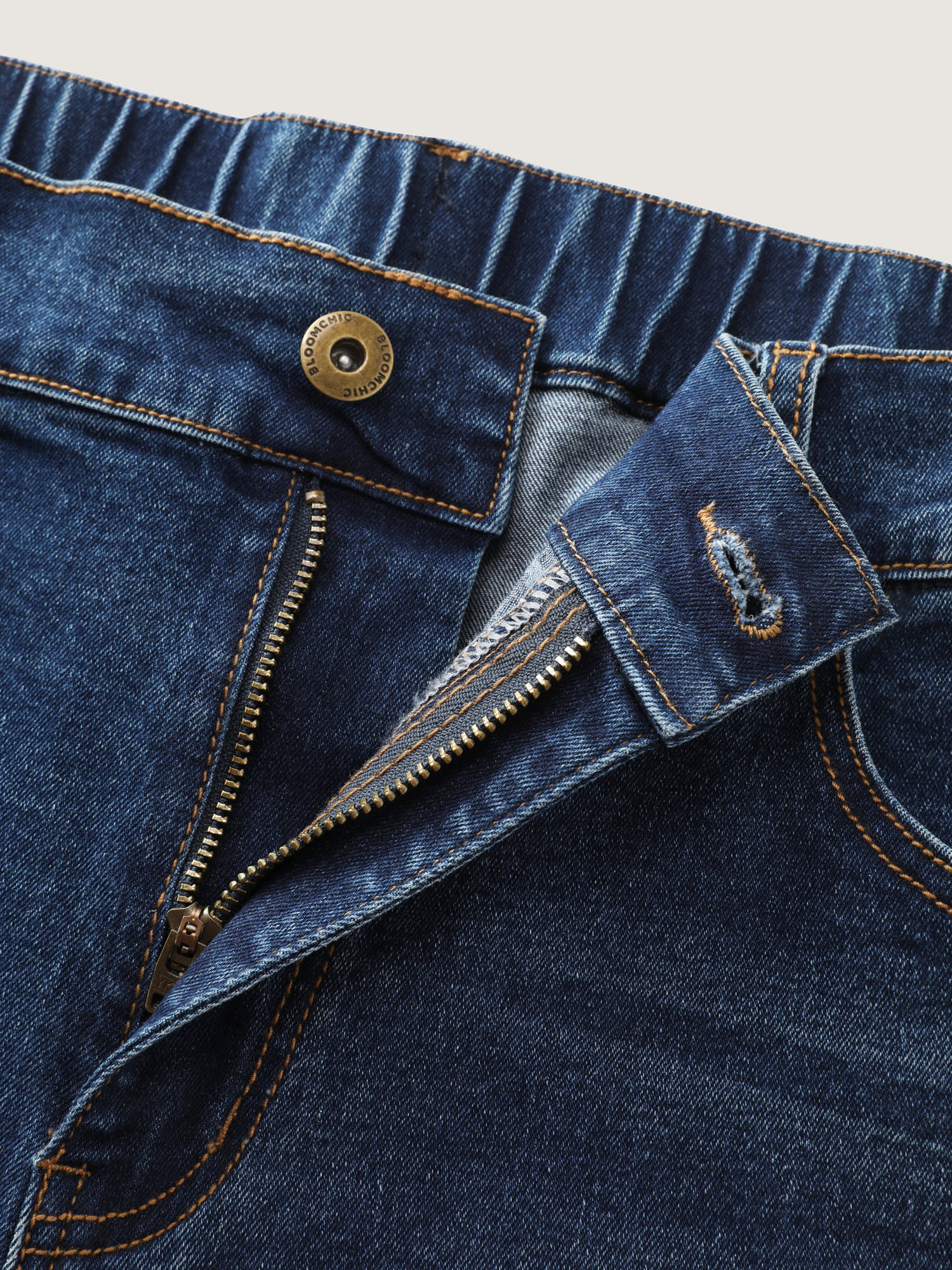 Hip Lifting No Gap Waist Skinny-Fit Denim Shorts - Image 8
