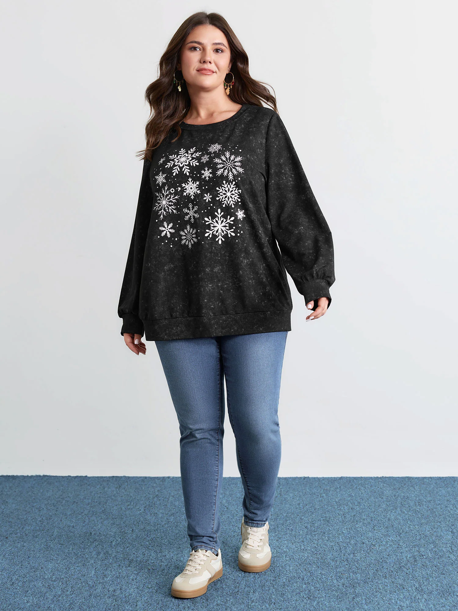 Holiday Cozy Print Sweatshirt - Image 3