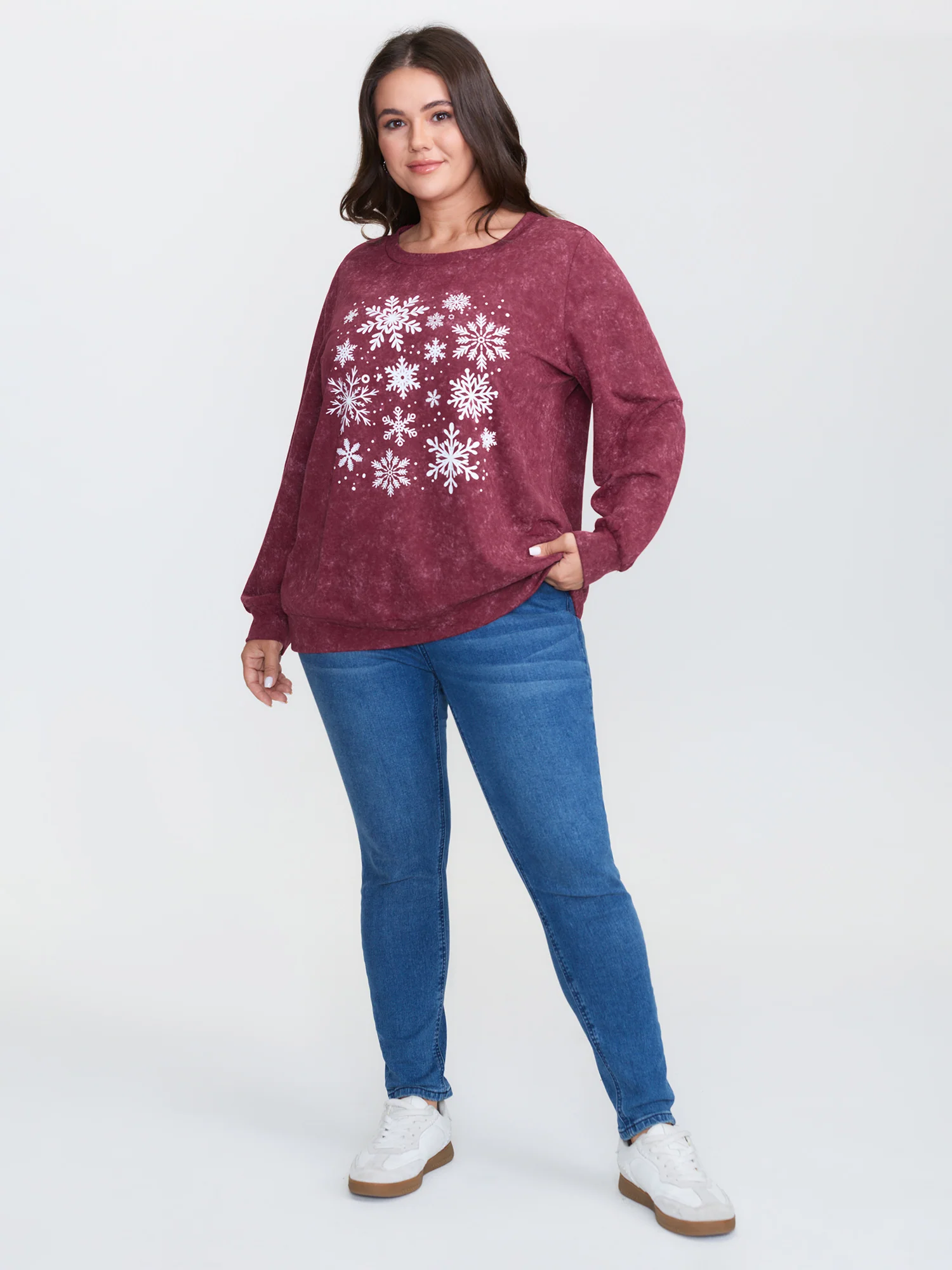 Holiday Cozy Print Sweatshirt - Image 9