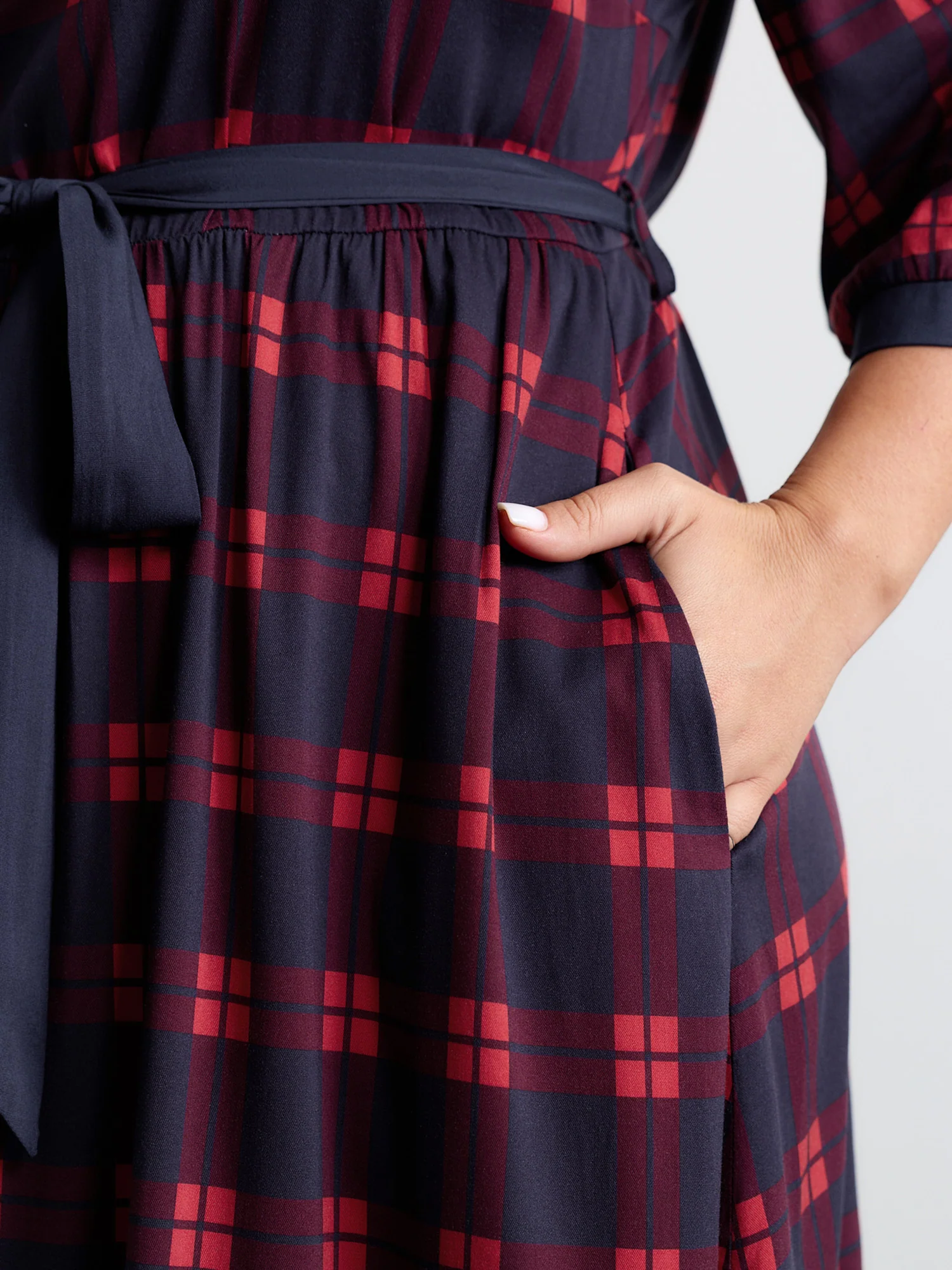Holiday Plaid Waist-Tie Maxi Dress - Image 5