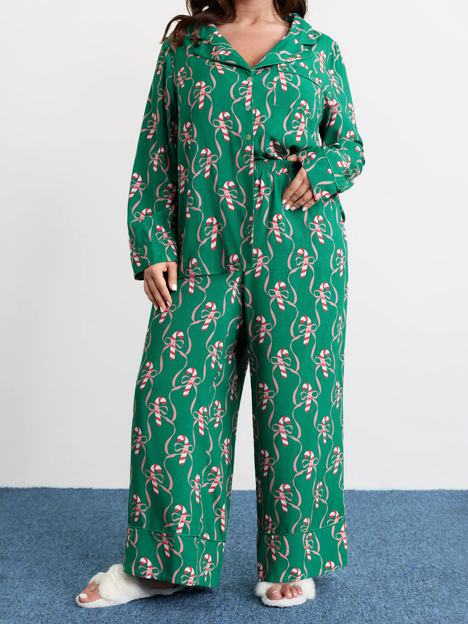 Holiday Cheer Print Pockets Two-Piece Lounge Set - Image 4