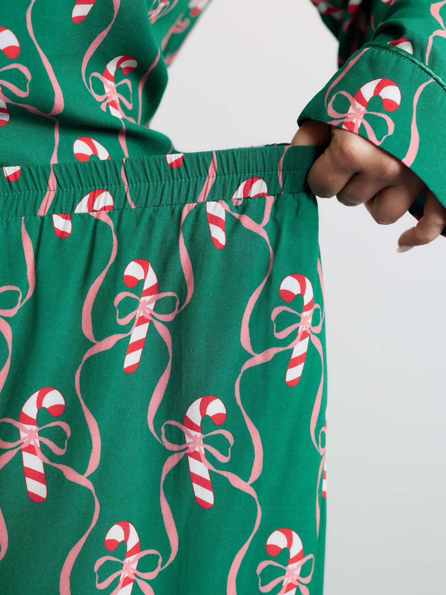 Holiday Cheer Print Pockets Two-Piece Lounge Set - Image 6