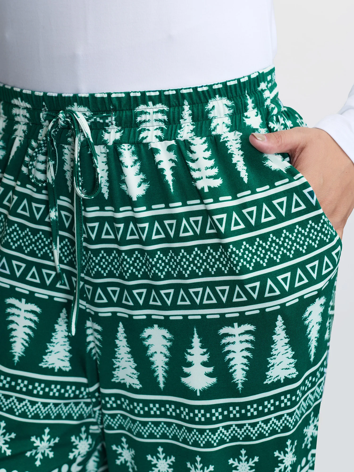Holiday Print Drawstring Waist Lounge Bottoms - Image 4
