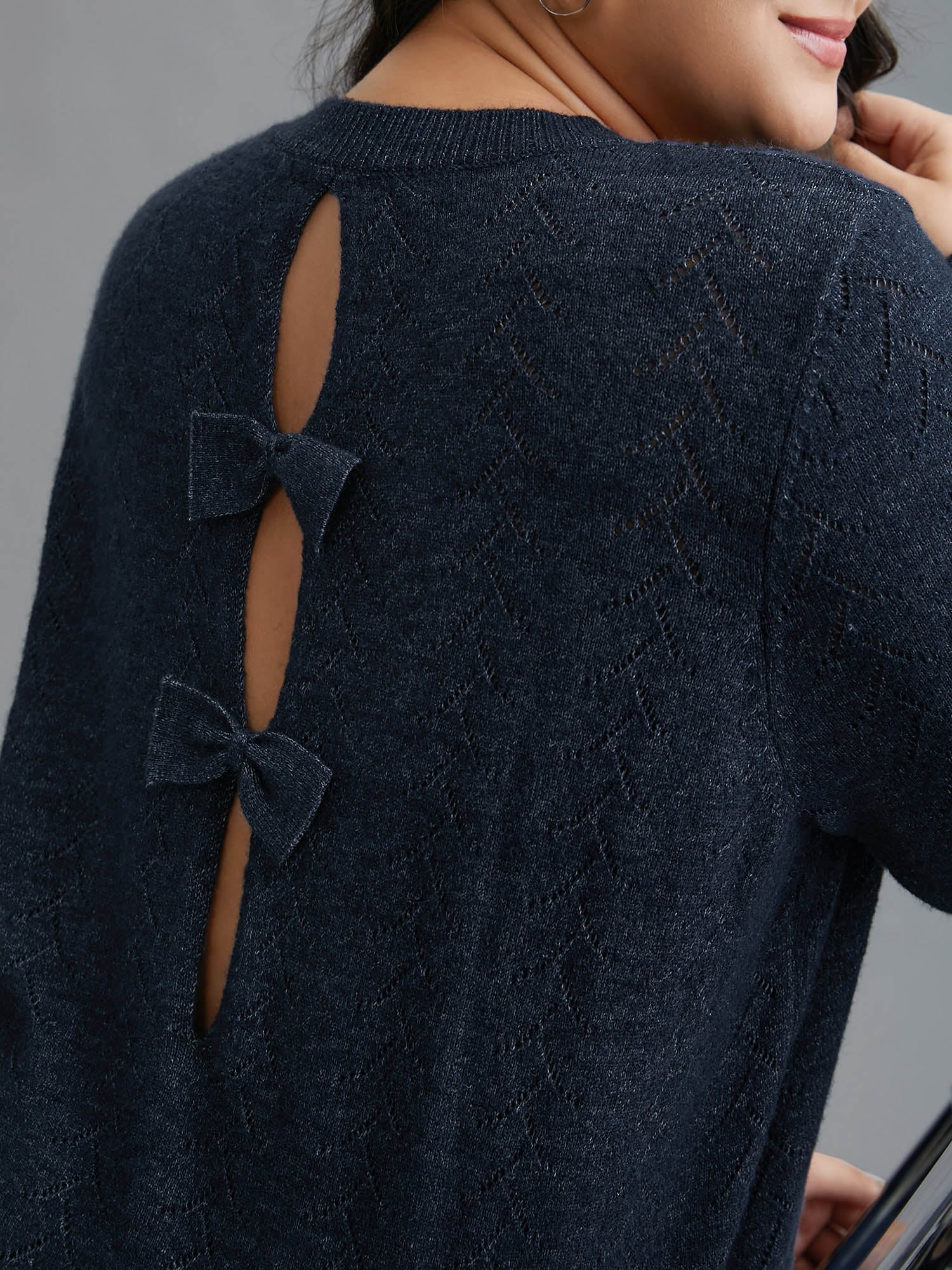 Hollowed-Out-Back Bows V-Neck Pullover - Image 6