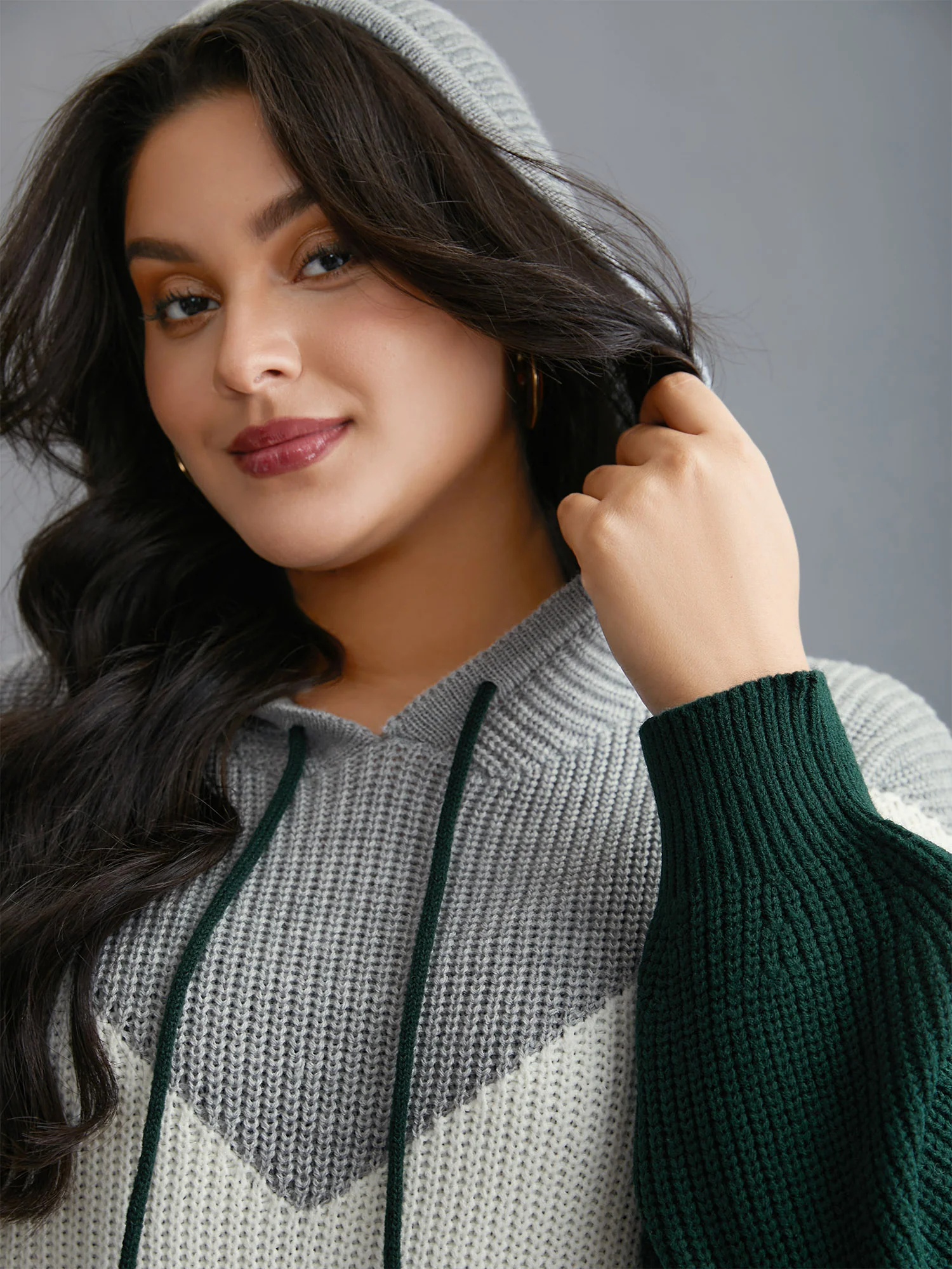 Hooded Color Contrast Drop Shoulder Pullover - Image 5