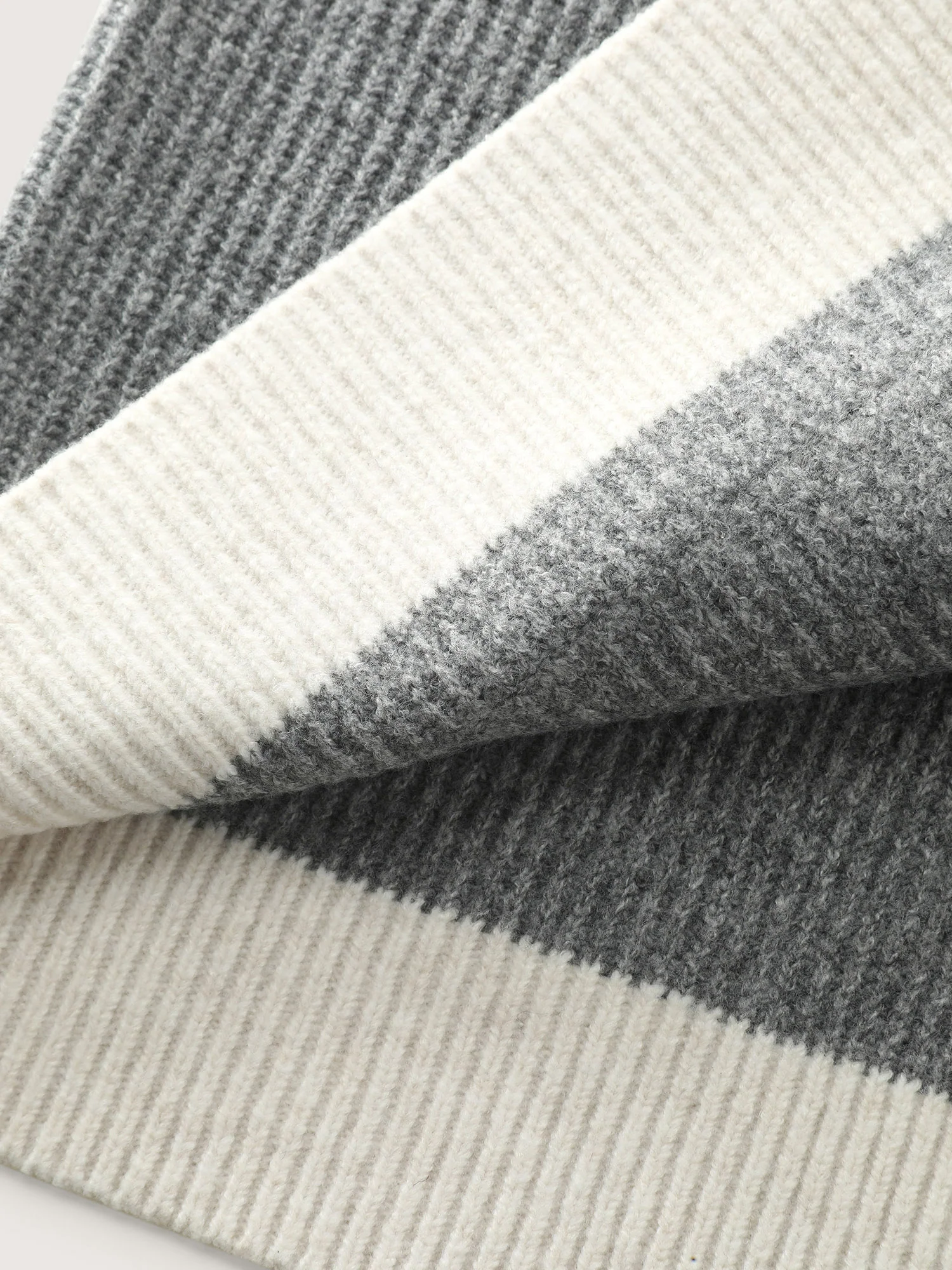Hooded Colorblock Pockets Button Knit Cardigan - Image 9