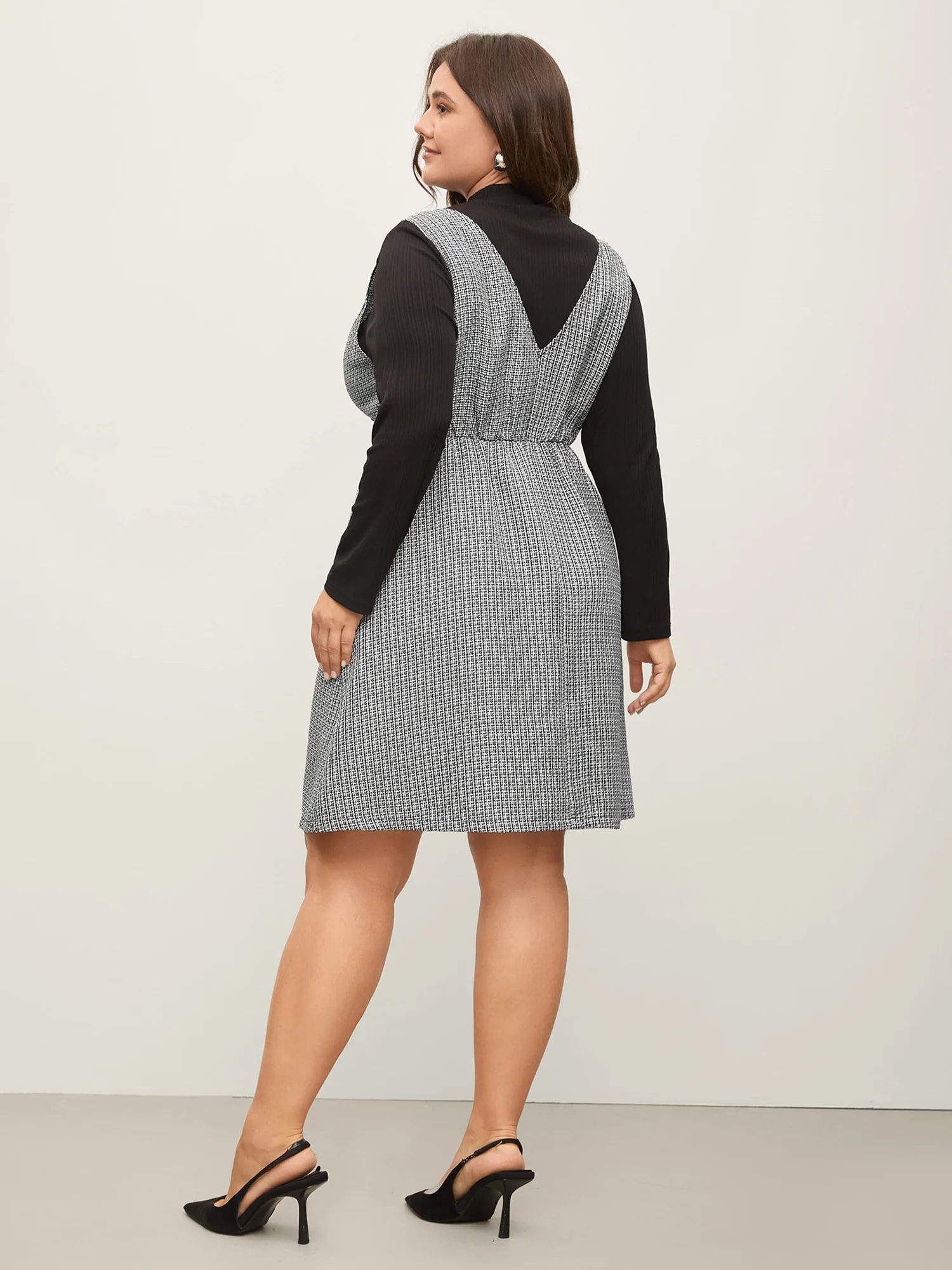 Houndstooth Button Detail Pockets Knee Dress - Image 4