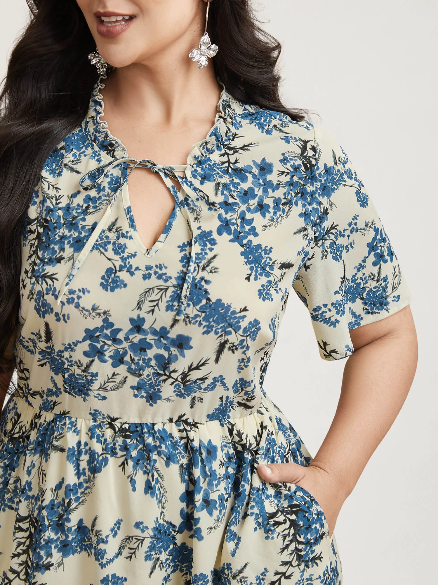 In Full Bloom Notched Collar Pockets Midi Dress - Image 2