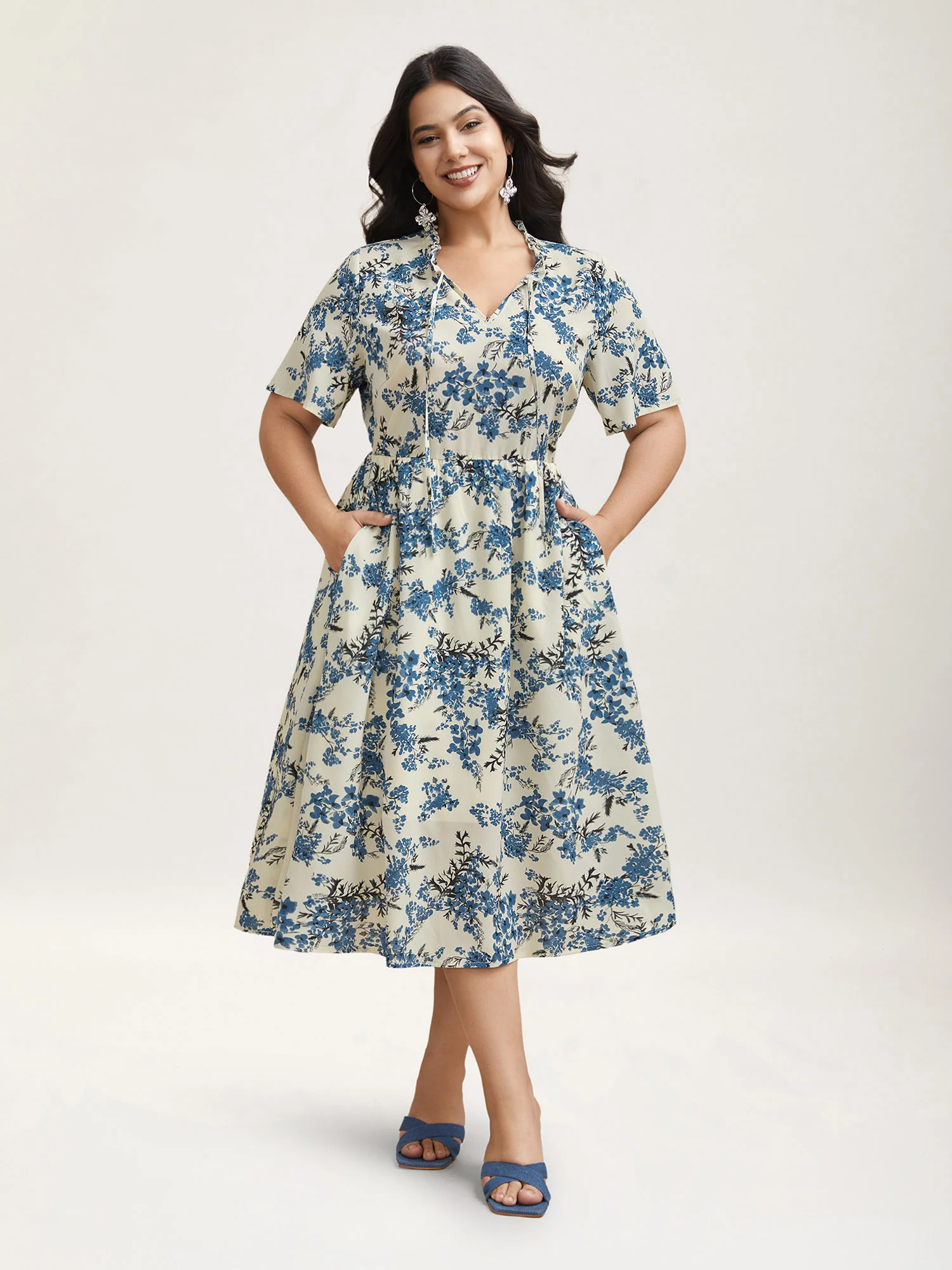 In Full Bloom Notched Collar Pockets Midi Dress - Image 3