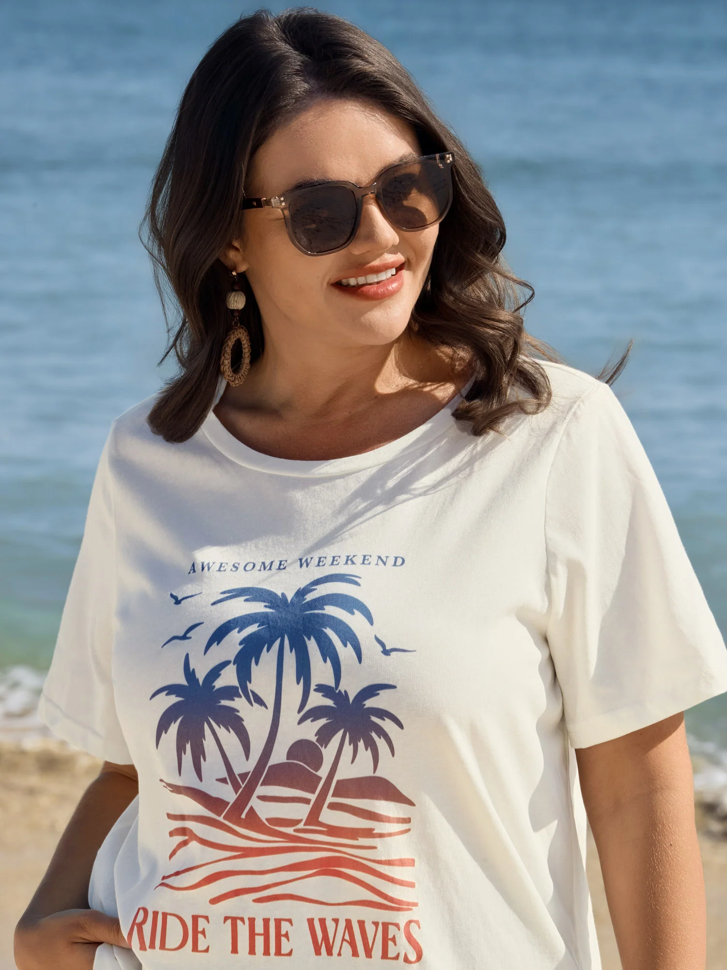 Island Print Round Neck Plain T-Shirt - Image 2